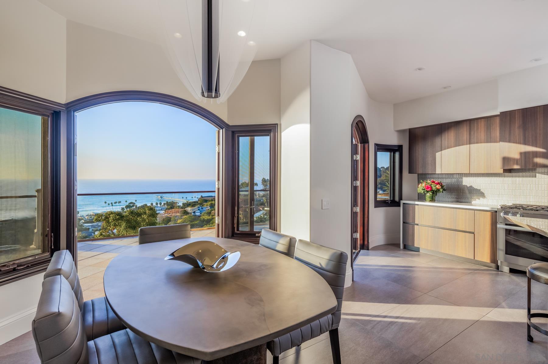 Detail Gallery Image 20 of 46 For 2516  Ruette Nicole, La Jolla,  CA 92037 - 6 Beds | 5/2 Baths