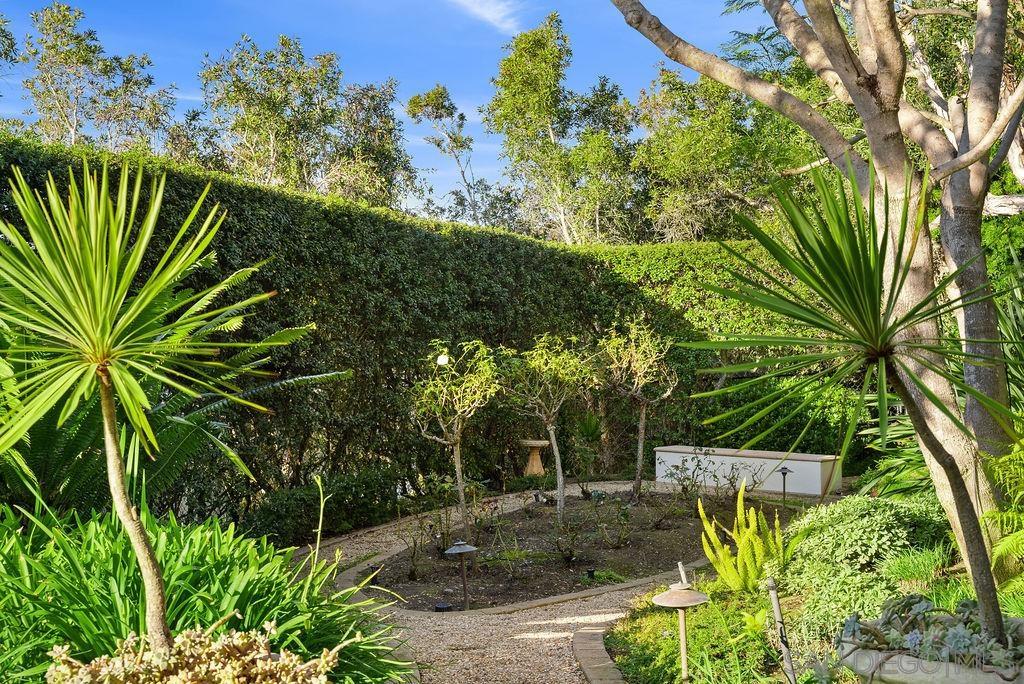 Detail Gallery Image 30 of 46 For 2516  Ruette Nicole, La Jolla,  CA 92037 - 6 Beds | 5/2 Baths