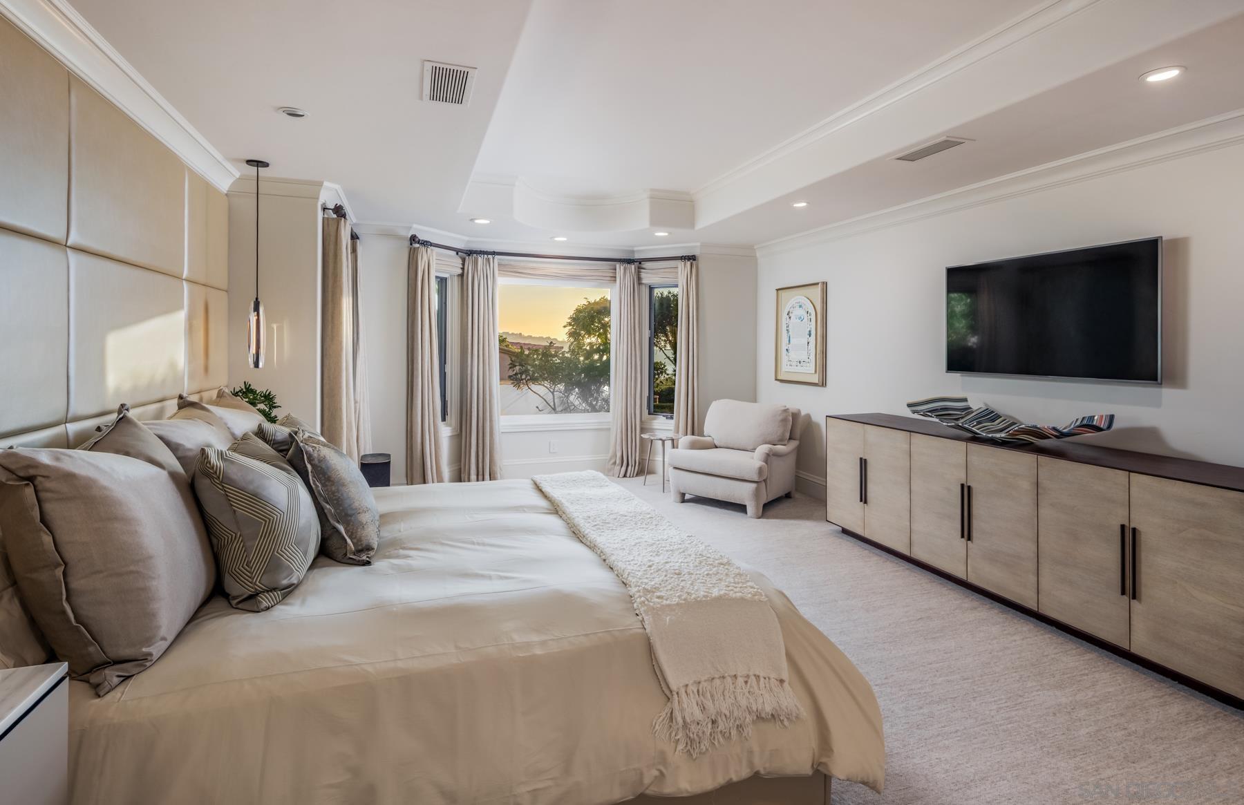 Detail Gallery Image 35 of 46 For 2516  Ruette Nicole, La Jolla,  CA 92037 - 6 Beds | 5/2 Baths