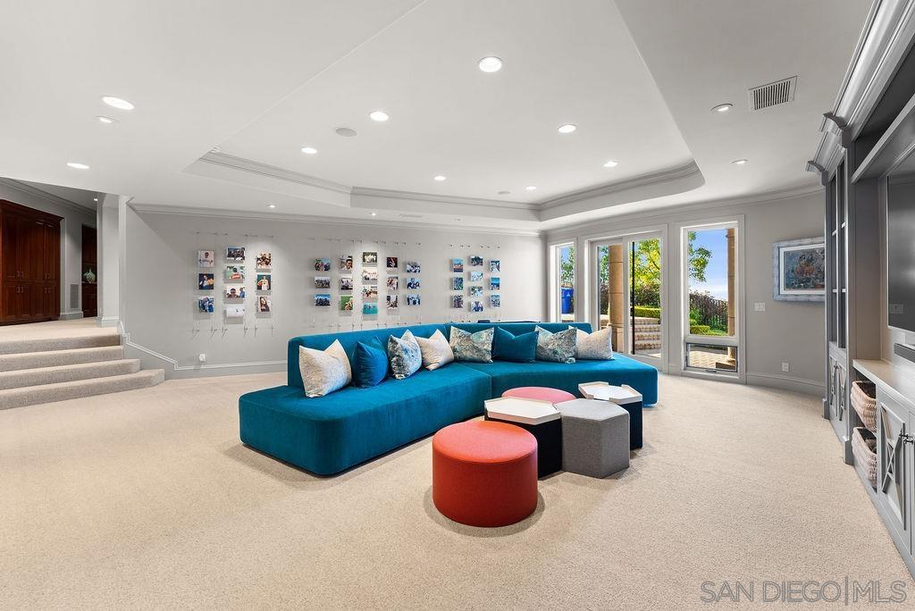 Detail Gallery Image 45 of 46 For 2516  Ruette Nicole, La Jolla,  CA 92037 - 6 Beds | 5/2 Baths