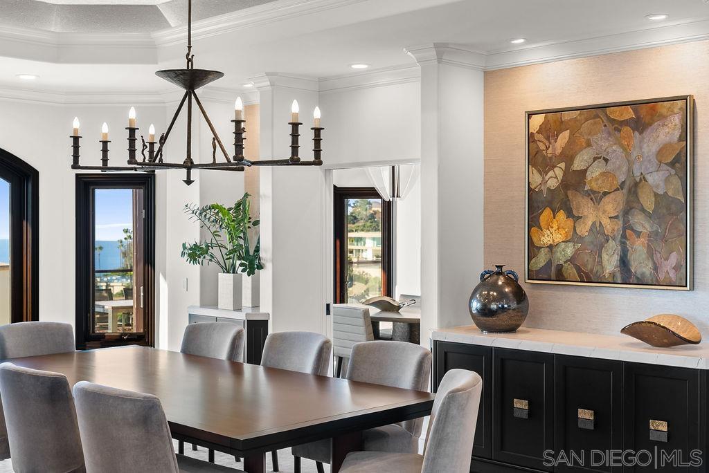Detail Gallery Image 10 of 46 For 2516  Ruette Nicole, La Jolla,  CA 92037 - 6 Beds | 5/2 Baths