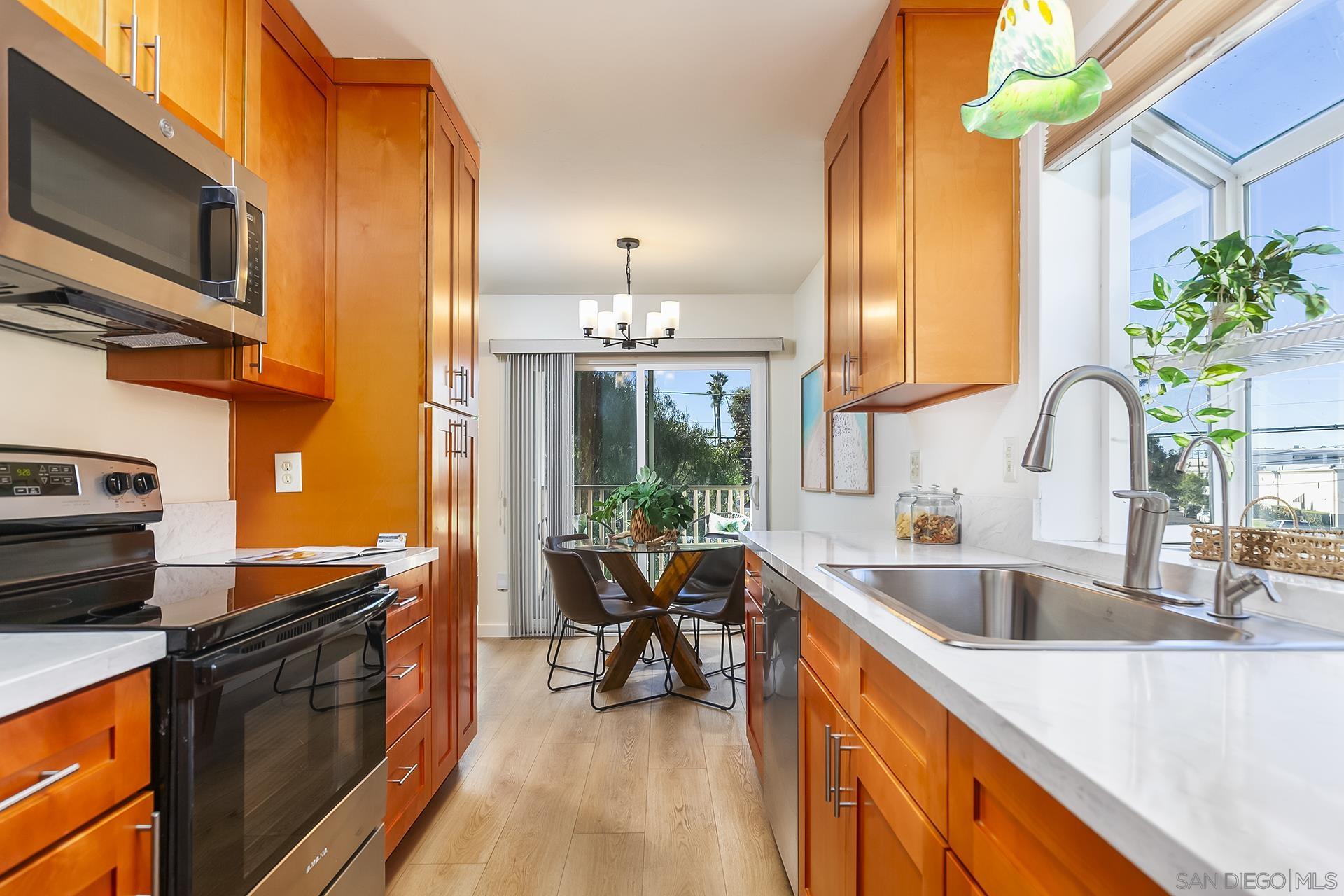 Detail Gallery Image 14 of 43 For 3888  Groton St  #3,  San Diego,  CA 92110 - 2 Beds | 2 Baths