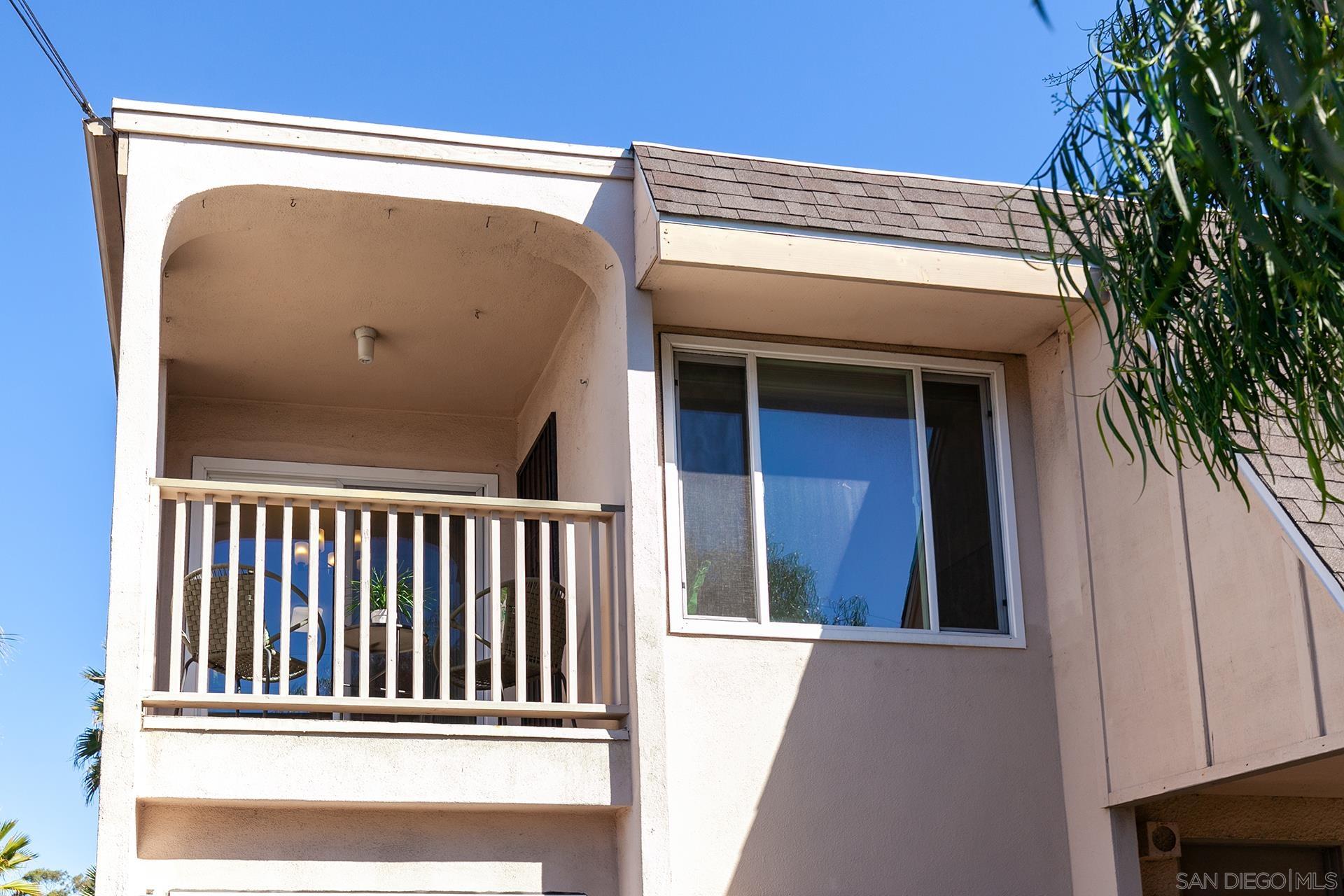 Detail Gallery Image 3 of 43 For 3888  Groton St  #3,  San Diego,  CA 92110 - 2 Beds | 2 Baths