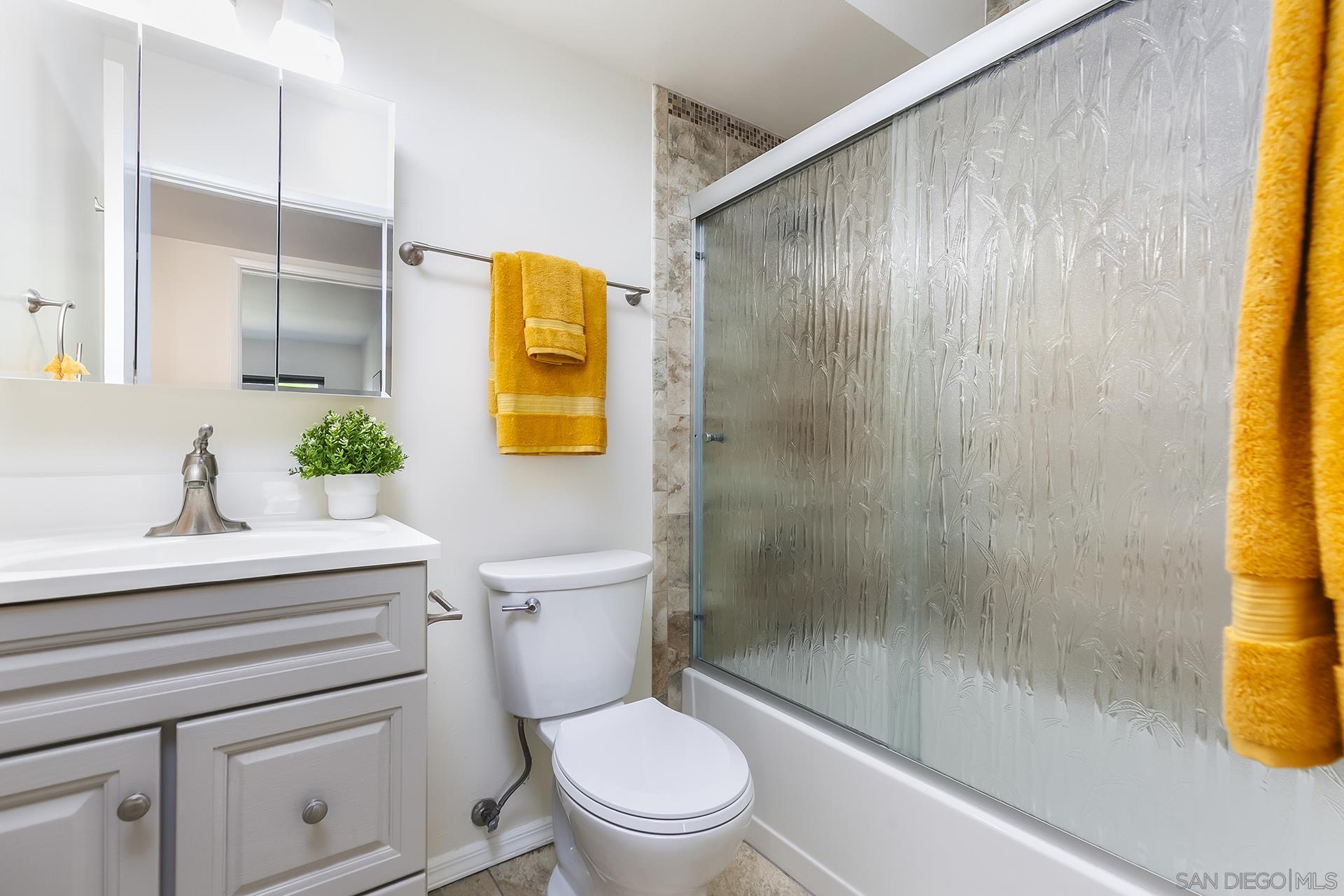 Detail Gallery Image 28 of 43 For 3888  Groton St  #3,  San Diego,  CA 92110 - 2 Beds | 2 Baths