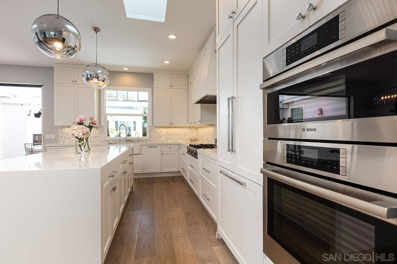 Detail Gallery Image 10 of 30 For 1428  Cottontail, La Jolla,  CA 92037 - 5 Beds | 3/1 Baths