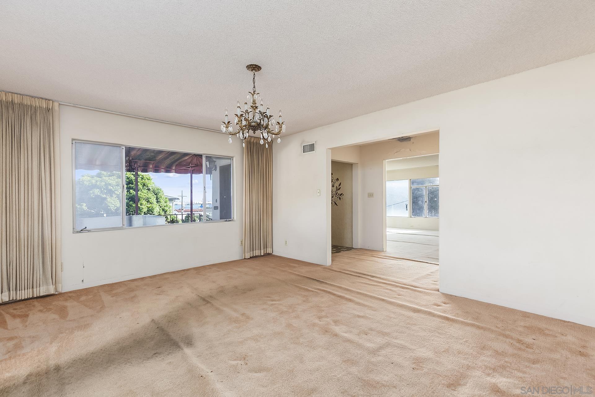 Detail Gallery Image 19 of 64 For 350  San Elijo St, San Diego,  CA 92106 - 4 Beds | 4 Baths