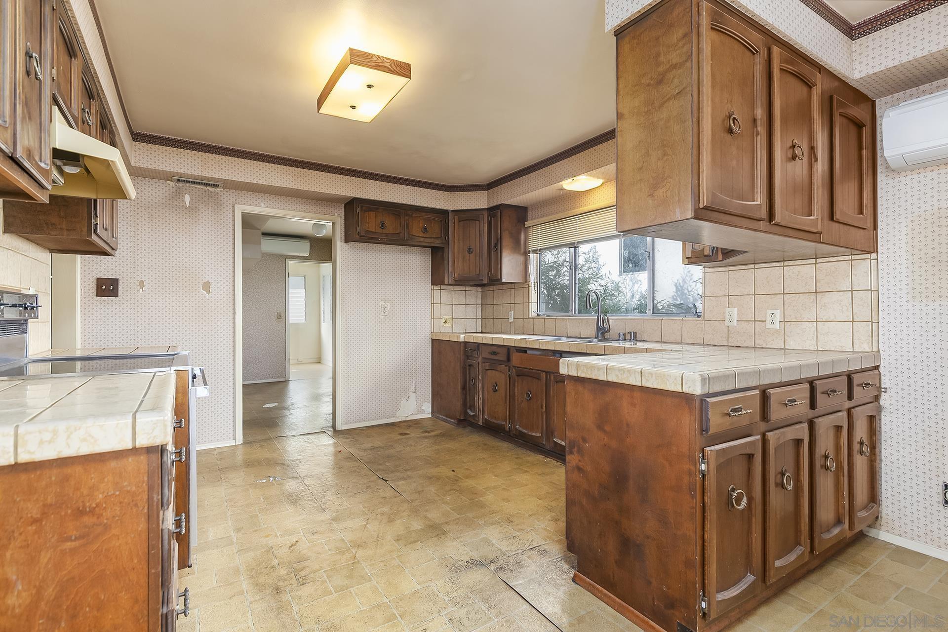 Detail Gallery Image 21 of 64 For 350  San Elijo St, San Diego,  CA 92106 - 4 Beds | 4 Baths