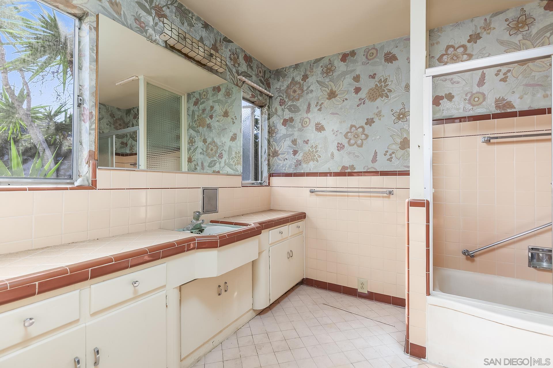 Detail Gallery Image 31 of 64 For 350  San Elijo St, San Diego,  CA 92106 - 4 Beds | 4 Baths