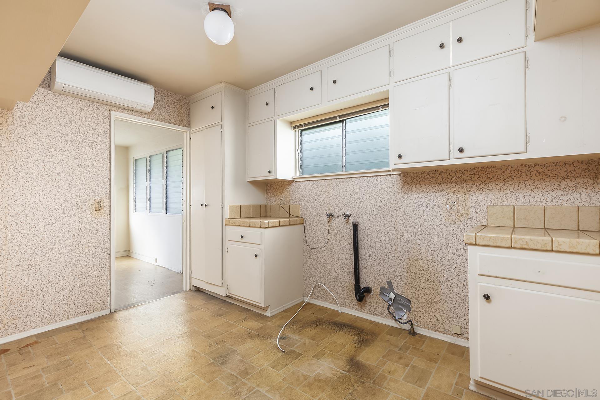 Detail Gallery Image 33 of 64 For 350  San Elijo St, San Diego,  CA 92106 - 4 Beds | 4 Baths