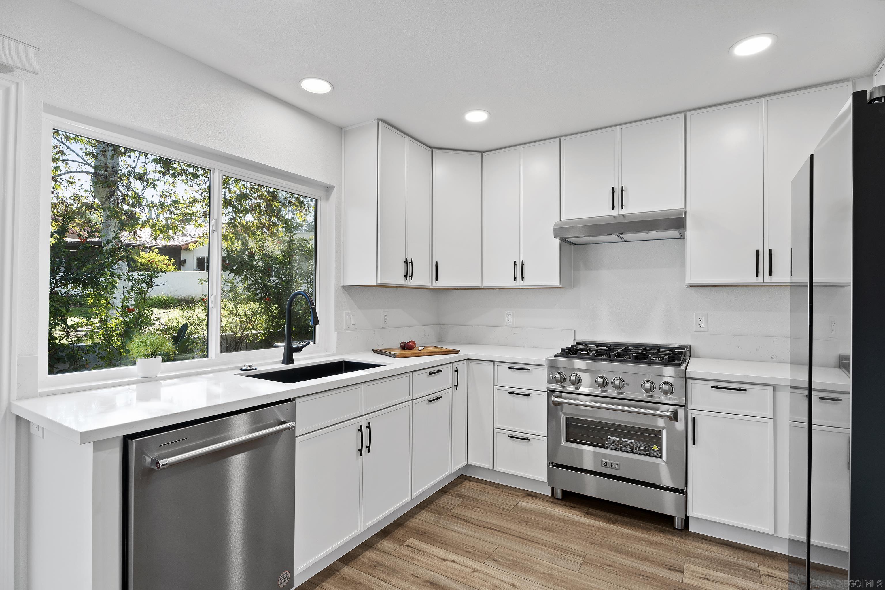 Detail Gallery Image 4 of 28 For 16407  Caminito Vecinos  #155,  San Diego,  CA 92128 - 2 Beds | 2 Baths