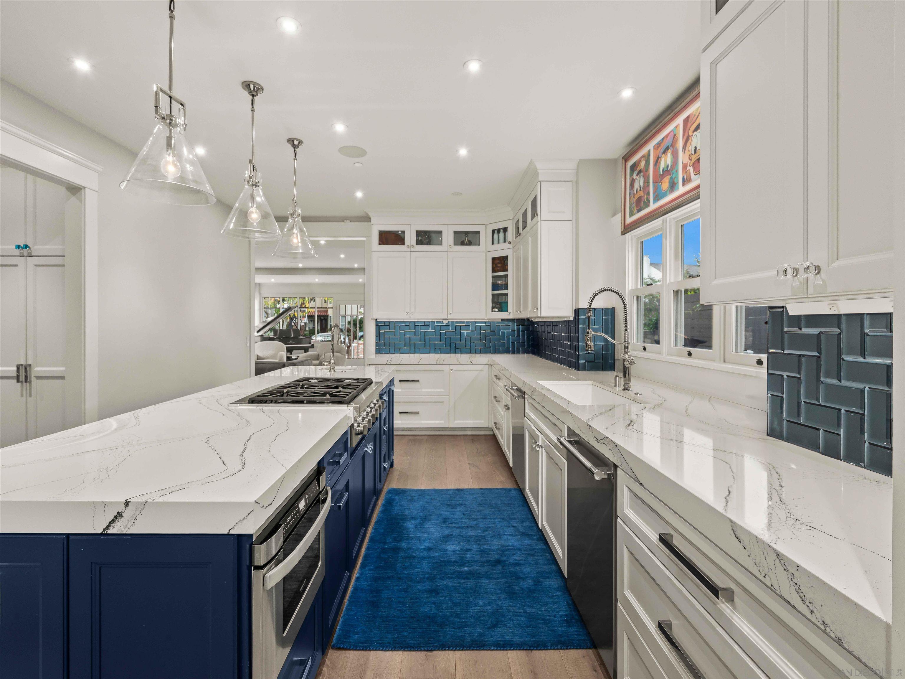 Detail Gallery Image 14 of 59 For 1027  G Ave, Coronado,  CA 92118 - 5 Beds | 3/1 Baths