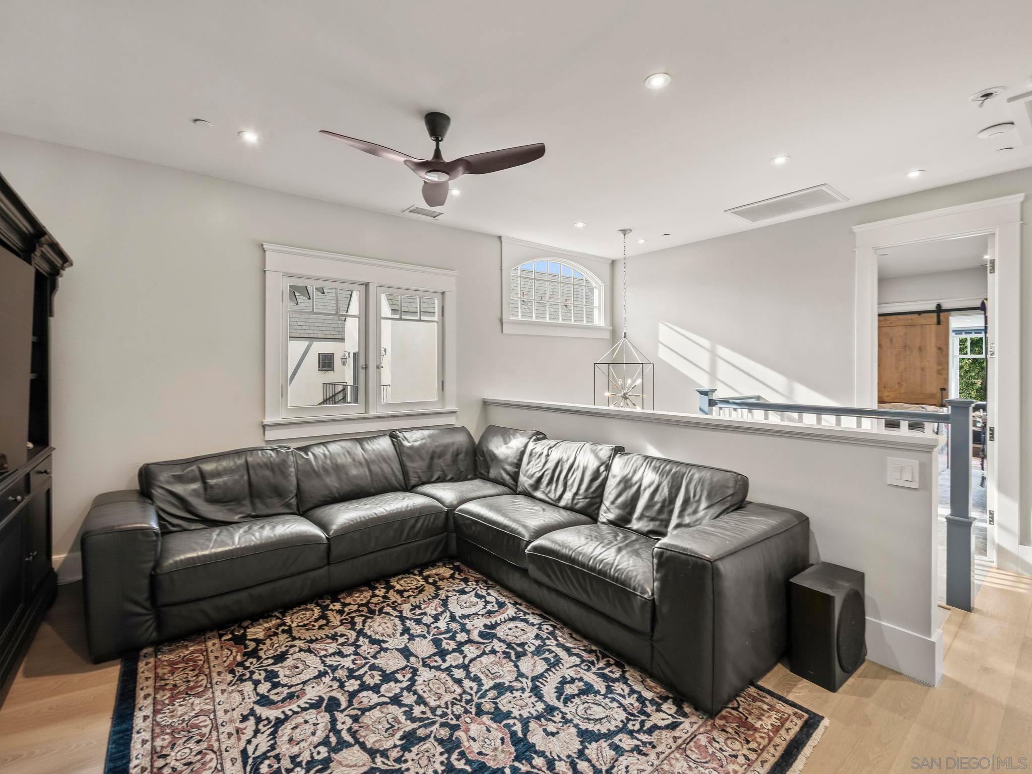 Detail Gallery Image 37 of 59 For 1027  G Ave, Coronado,  CA 92118 - 5 Beds | 3/1 Baths