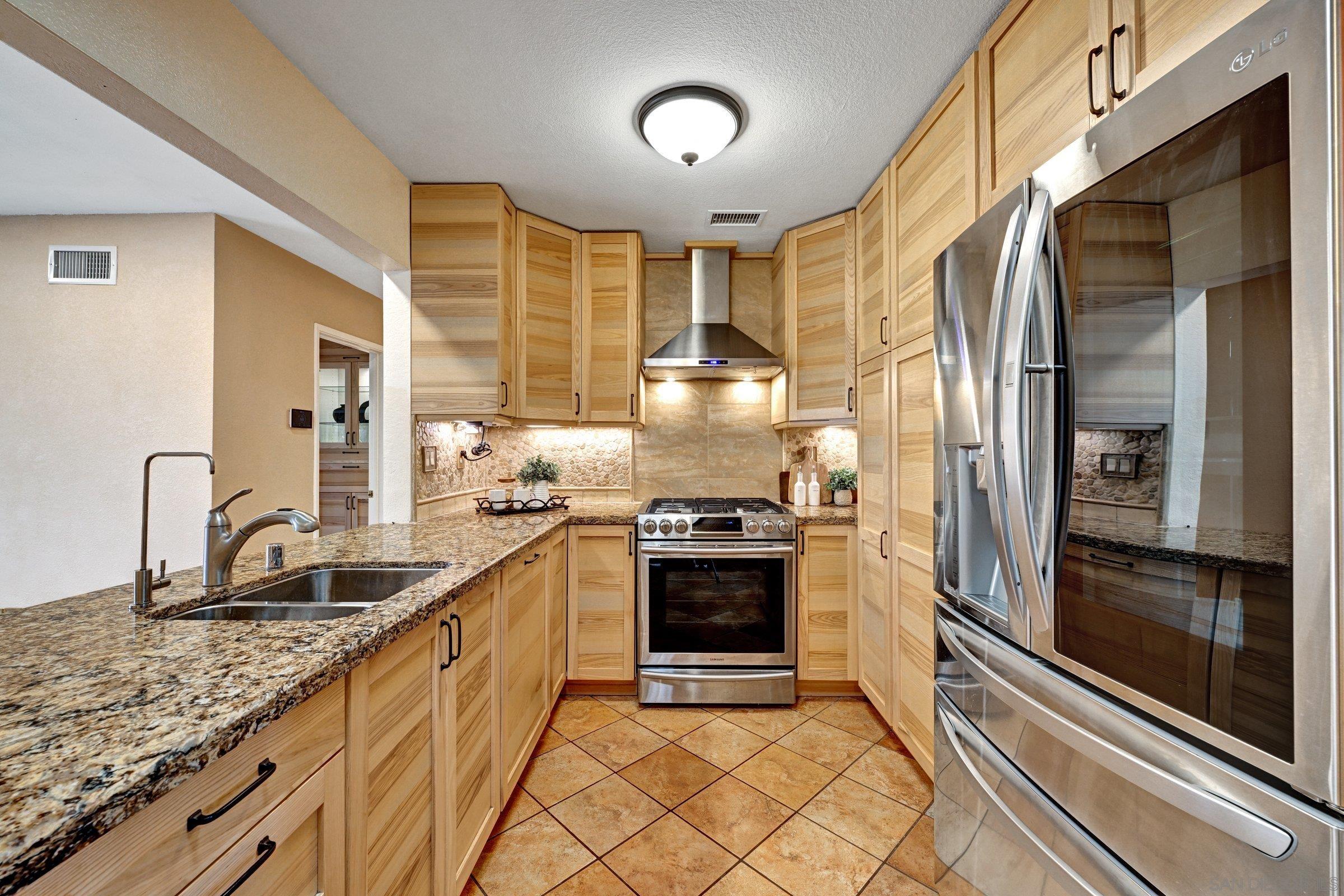 Detail Gallery Image 11 of 35 For 10641  Amantha Ave., San Diego,  CA 92126 - 3 Beds | 2 Baths