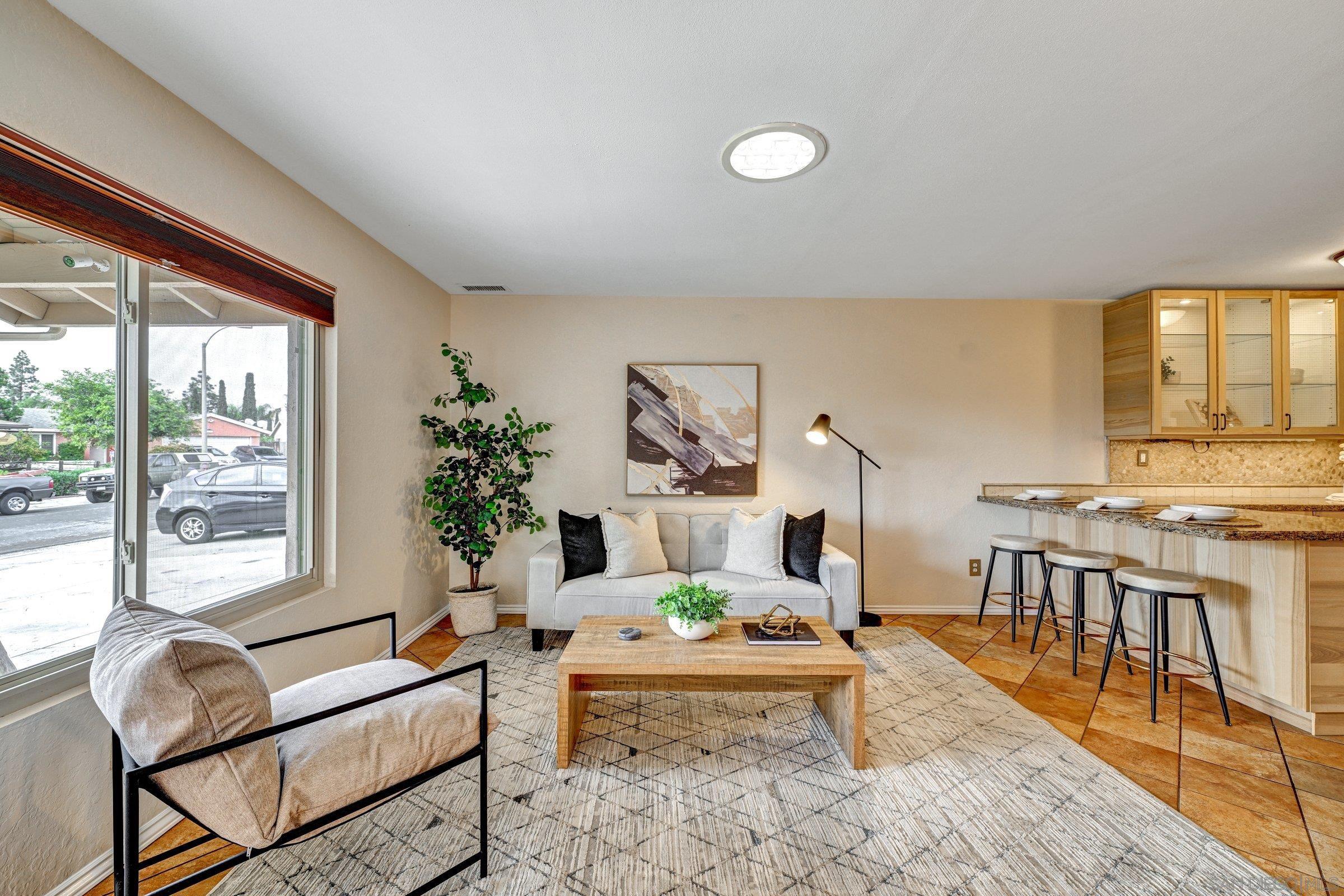 Detail Gallery Image 5 of 35 For 10641  Amantha Ave., San Diego,  CA 92126 - 3 Beds | 2 Baths