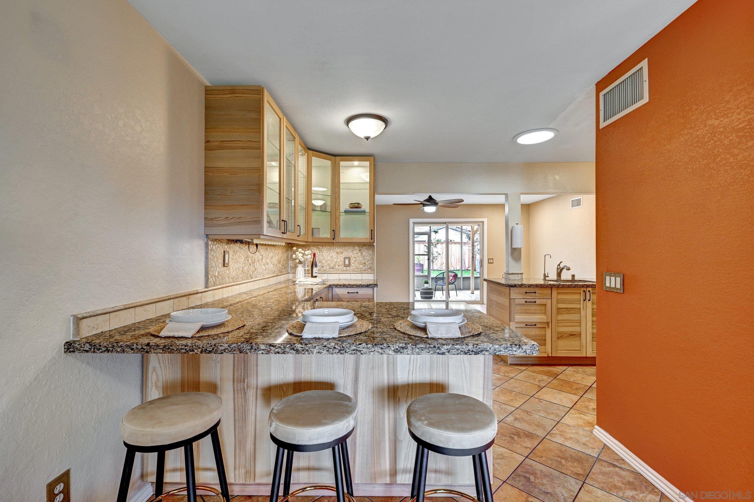 Detail Gallery Image 8 of 35 For 10641  Amantha Ave., San Diego,  CA 92126 - 3 Beds | 2 Baths