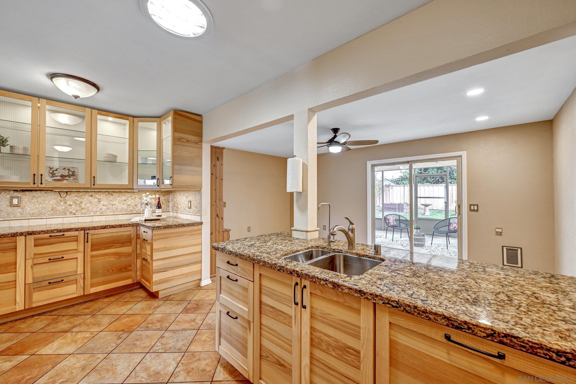 Detail Gallery Image 9 of 35 For 10641  Amantha Ave., San Diego,  CA 92126 - 3 Beds | 2 Baths