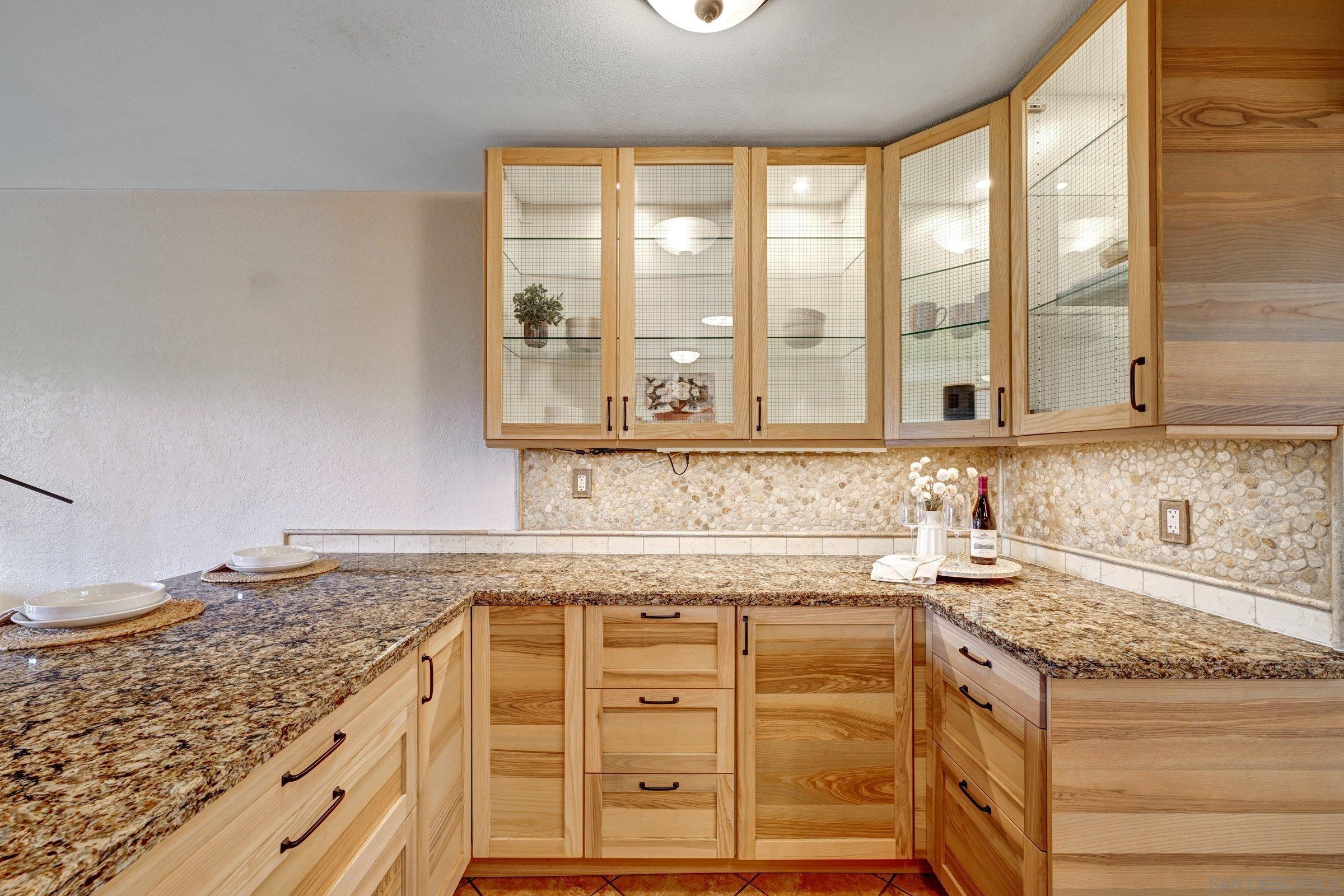 Detail Gallery Image 10 of 35 For 10641  Amantha Ave., San Diego,  CA 92126 - 3 Beds | 2 Baths