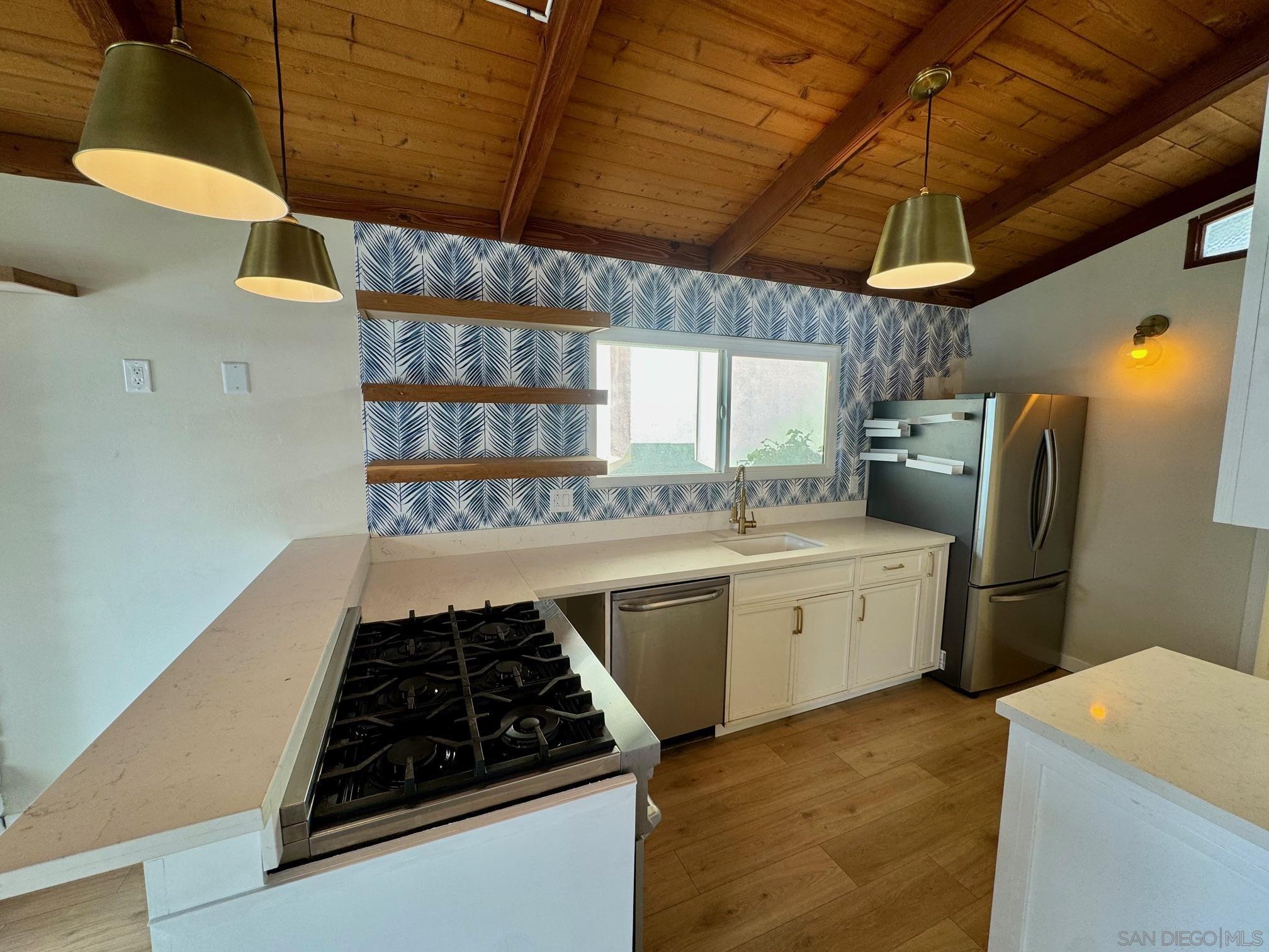 Detail Gallery Image 9 of 27 For 113  N Granados  113, Solana Beach,  CA 92075 - 2 Beds | 2 Baths