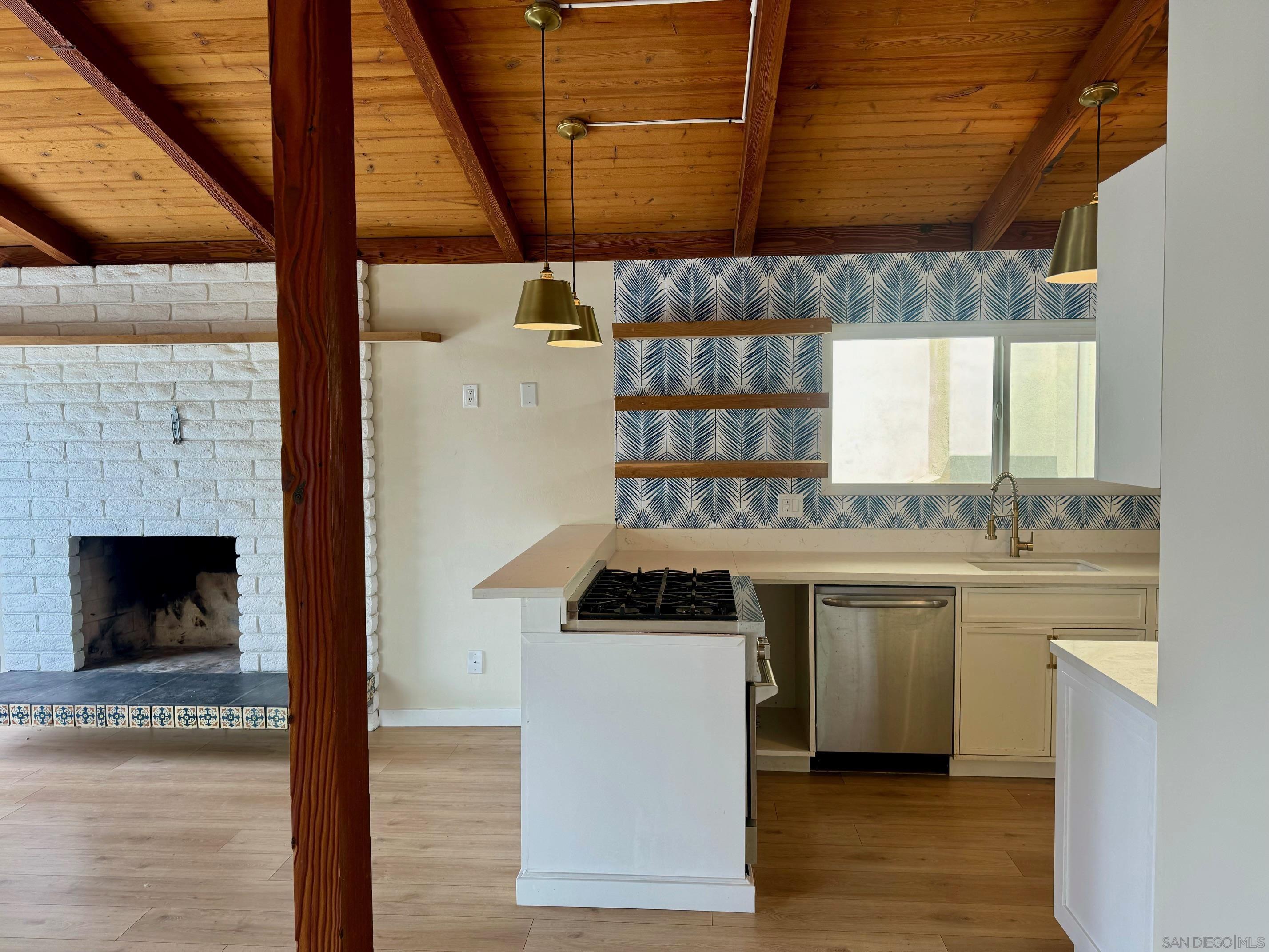 Detail Gallery Image 10 of 27 For 113  N Granados  113, Solana Beach,  CA 92075 - 2 Beds | 2 Baths