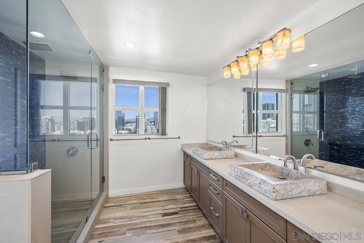 Detail Gallery Image 27 of 54 For 555  Front Street  #2201,  San Diego,  CA 92101 - 2 Beds | 2 Baths