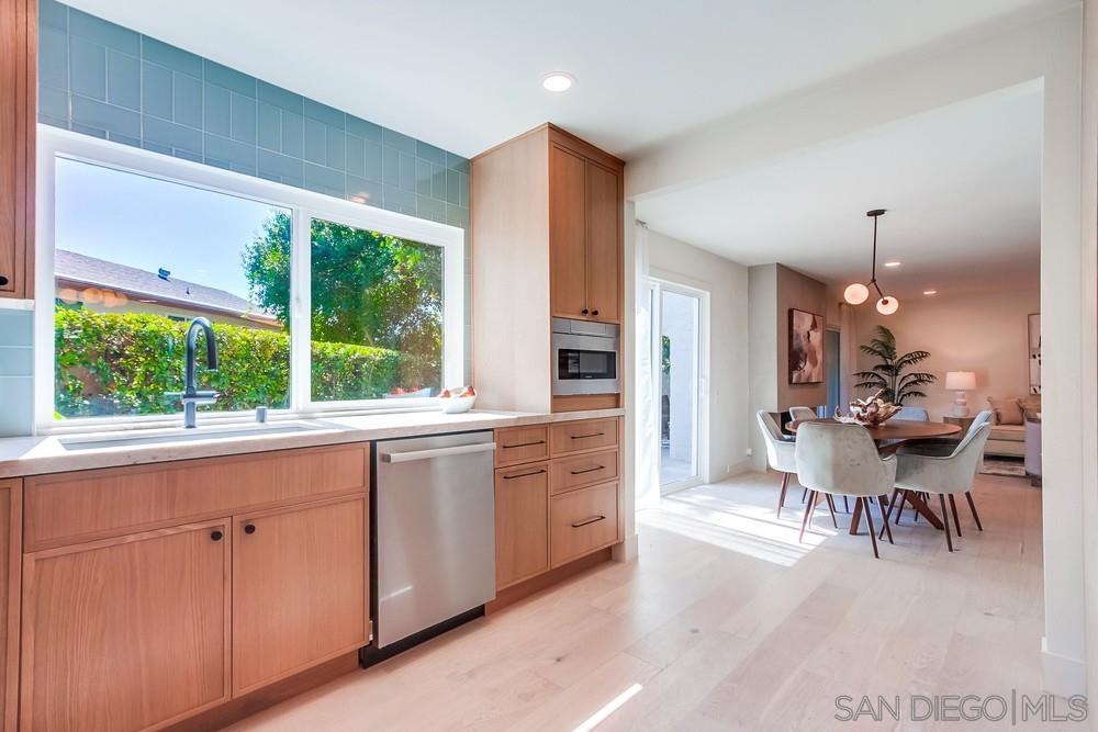 Detail Gallery Image 19 of 58 For 2223  Caminito Preciosa Sur, La Jolla,  CA 92037 - 5 Beds | 2/1 Baths