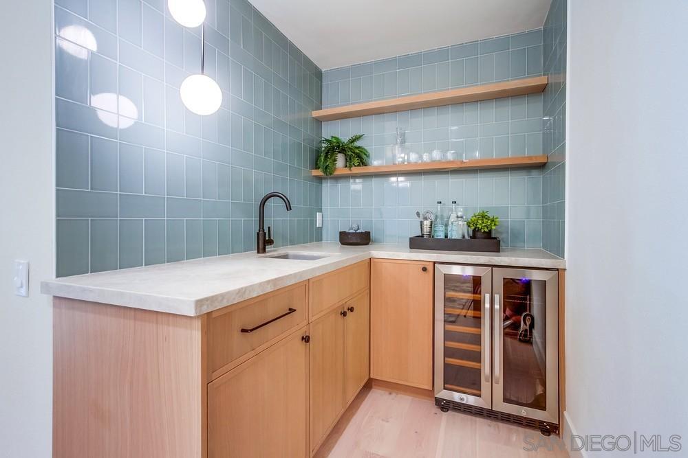 Detail Gallery Image 29 of 58 For 2223  Caminito Preciosa Sur, La Jolla,  CA 92037 - 5 Beds | 2/1 Baths