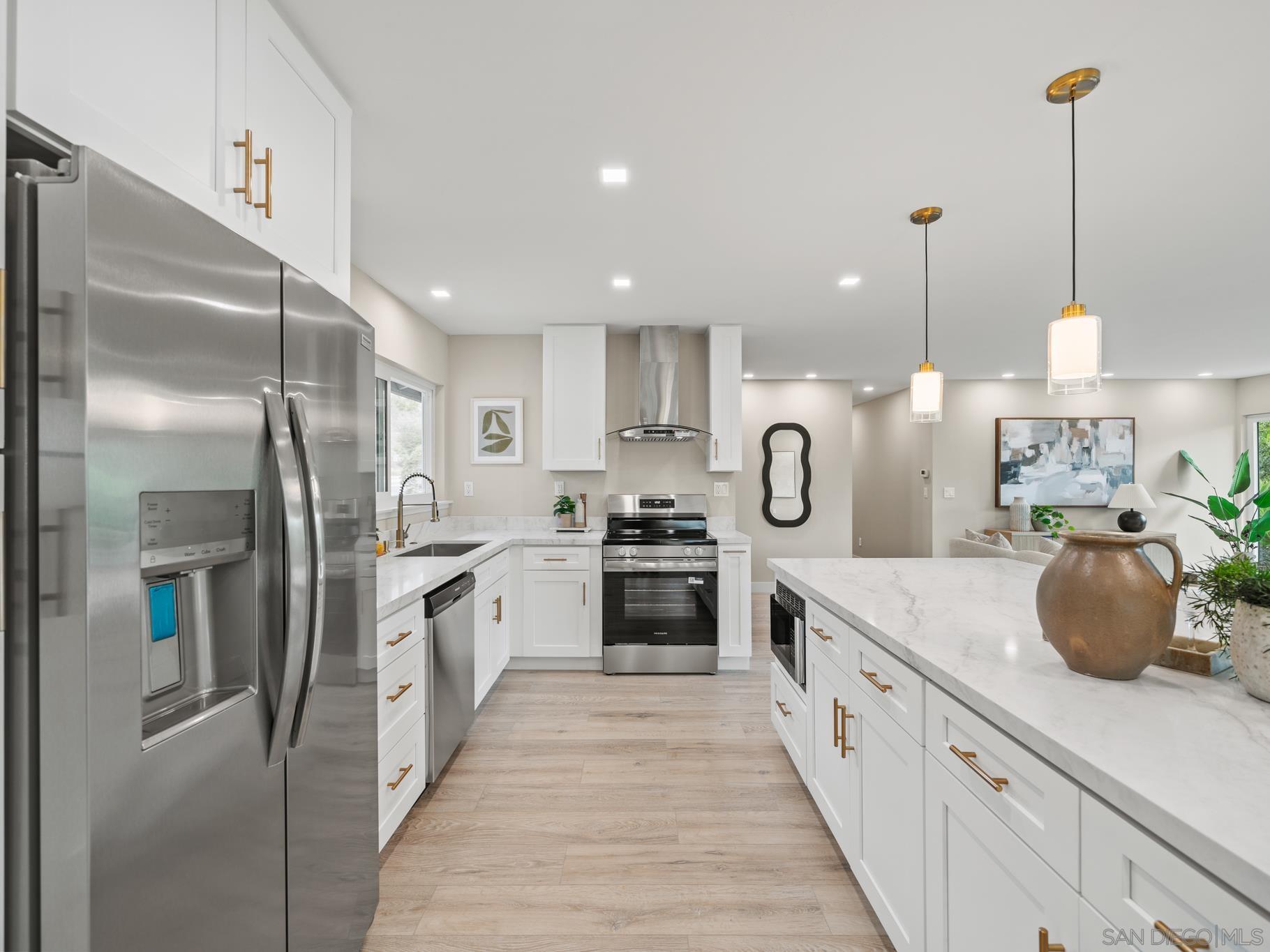 Detail Gallery Image 8 of 24 For 14793  Penasquitos Dr, San Diego,  CA 92129 - 3 Beds | 2 Baths