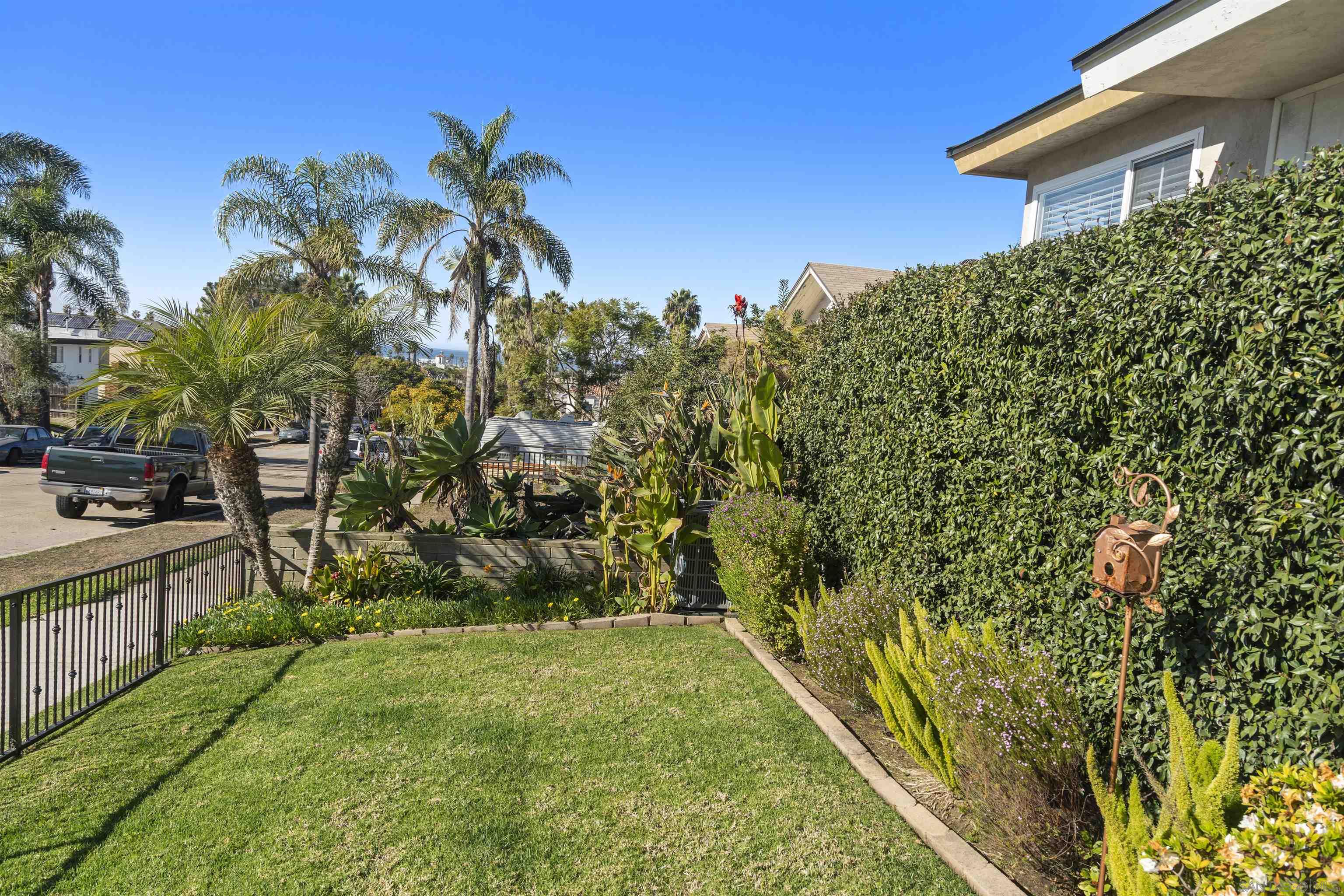 Detail Gallery Image 5 of 40 For 4614  Saratoga Ave, San Diego,  CA 92107 - 2 Beds | 1 Baths