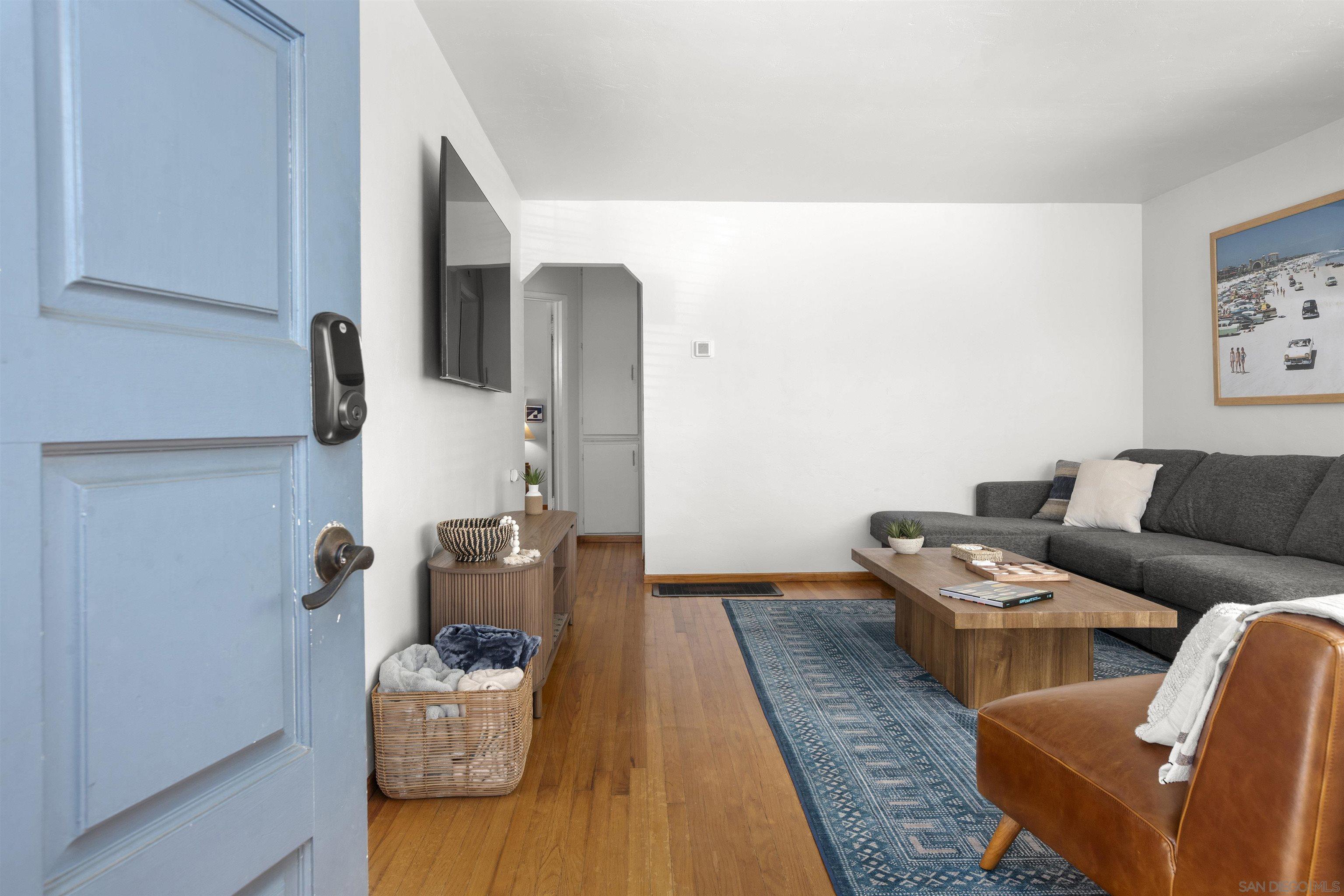 Detail Gallery Image 10 of 40 For 4614  Saratoga Ave, San Diego,  CA 92107 - 2 Beds | 1 Baths