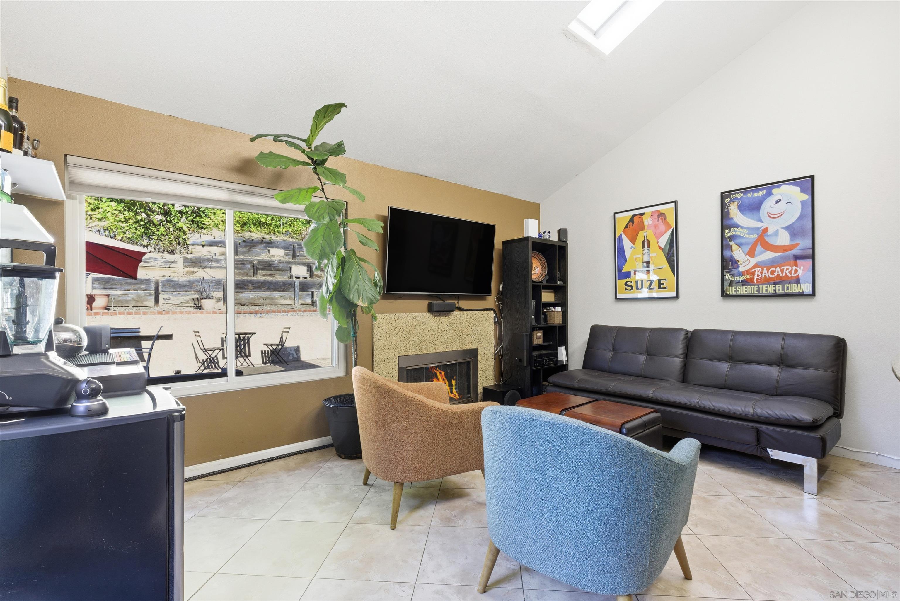 Detail Gallery Image 11 of 36 For 3686  Cactusview Drive, San Diego,  CA 92105 - 4 Beds | 2/1 Baths