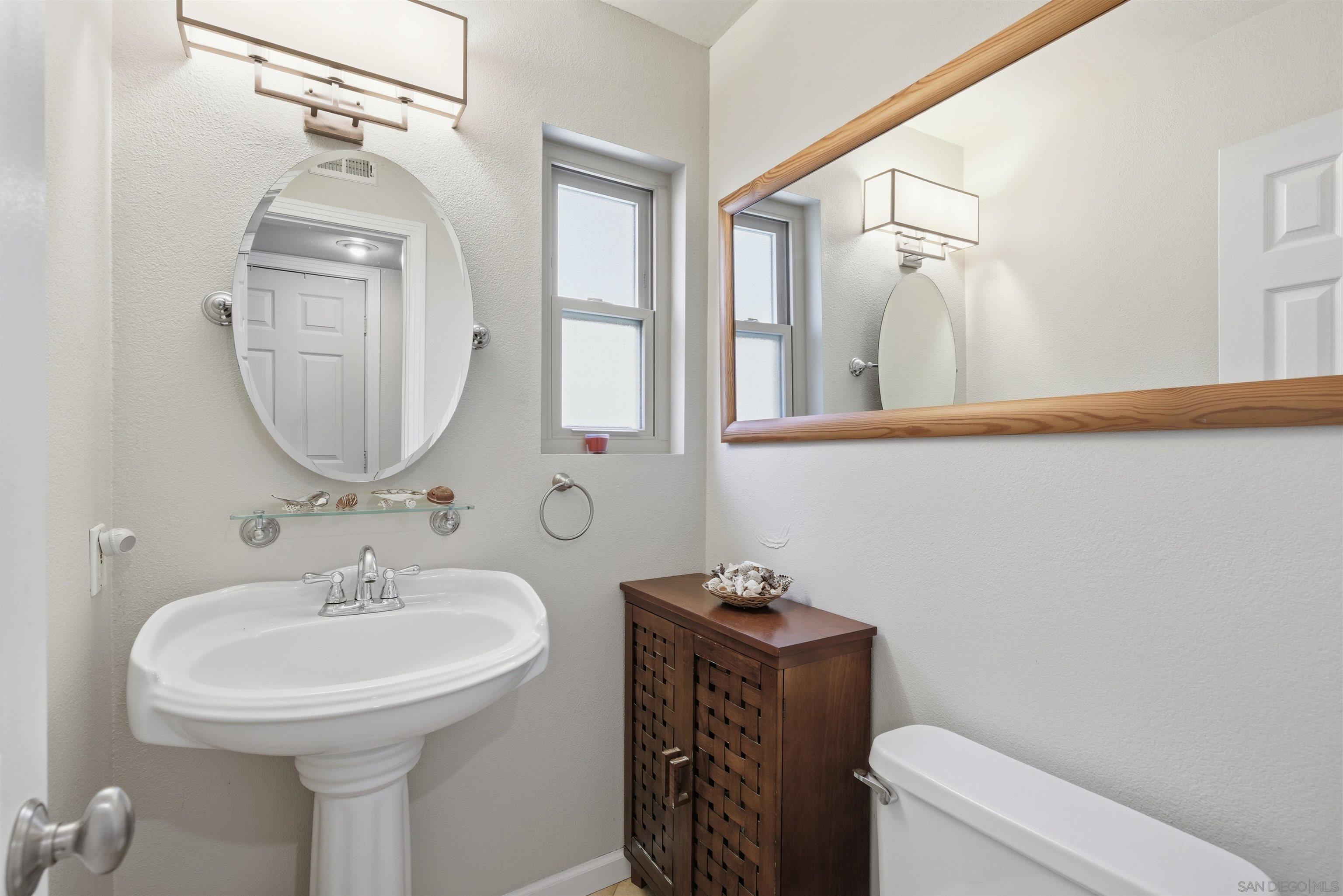 Detail Gallery Image 13 of 36 For 3686  Cactusview Drive, San Diego,  CA 92105 - 4 Beds | 2/1 Baths