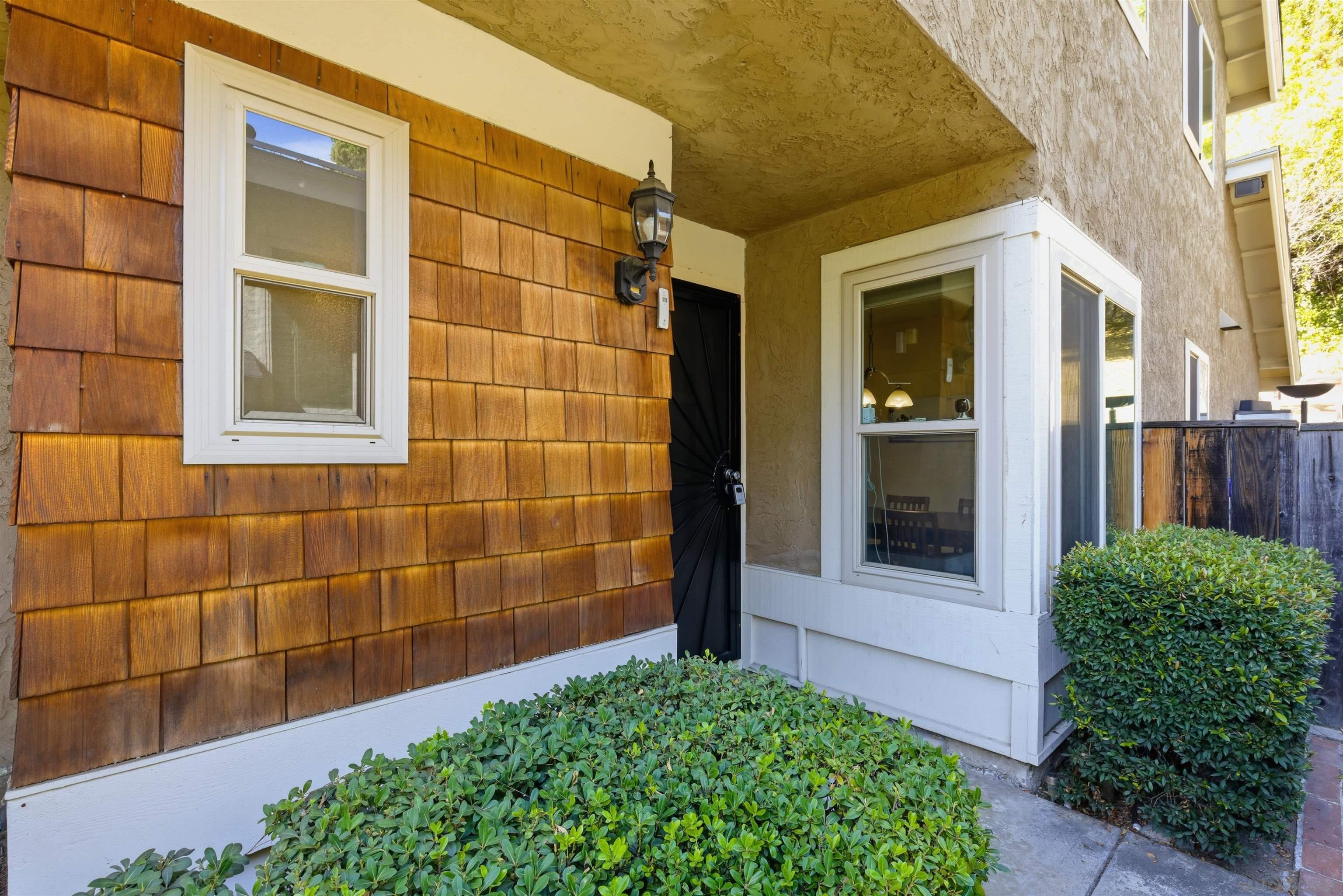 Detail Gallery Image 4 of 36 For 3686  Cactusview Drive, San Diego,  CA 92105 - 4 Beds | 2/1 Baths