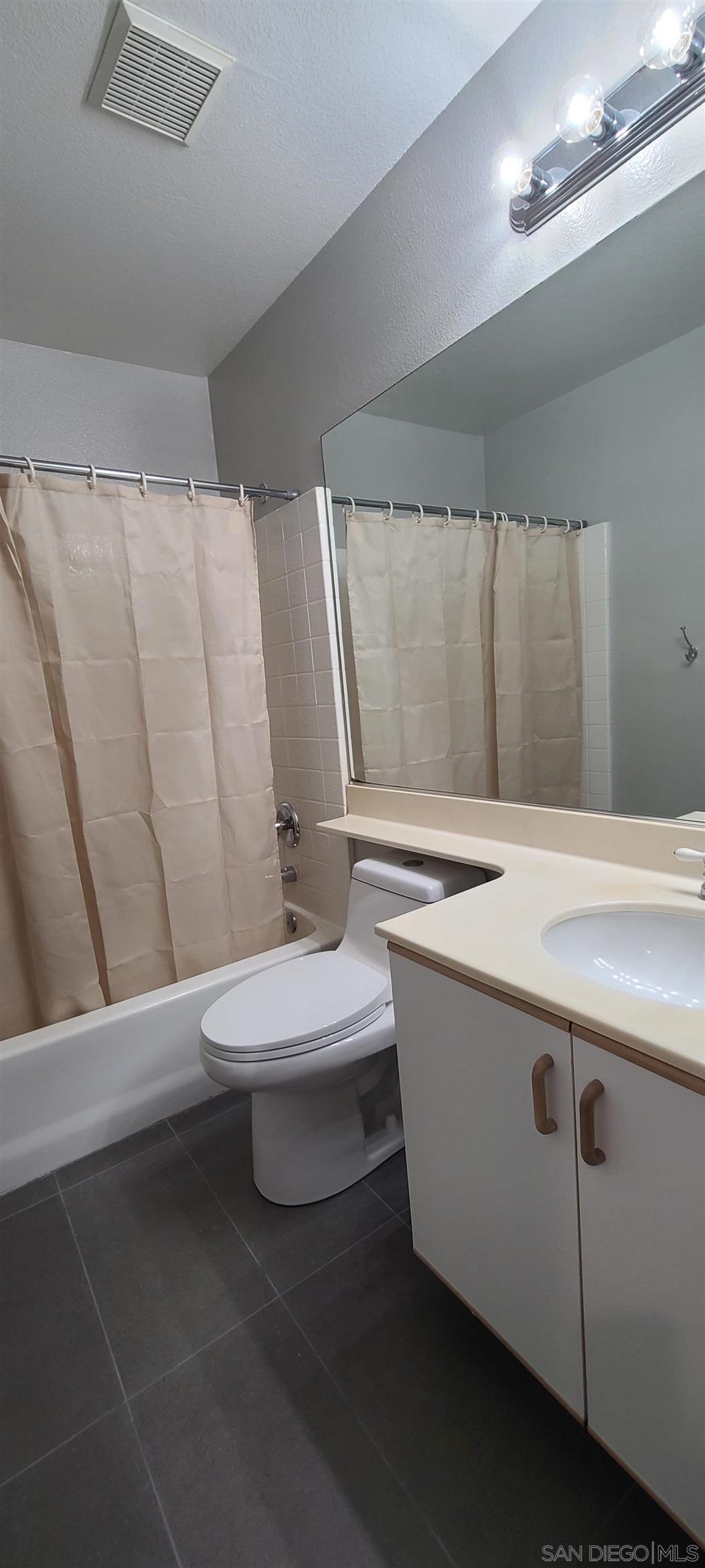 Detail Gallery Image 23 of 36 For 11929  Tivoli Park Row  6, San Diego,  CA 92128 - 2 Beds | 2/1 Baths