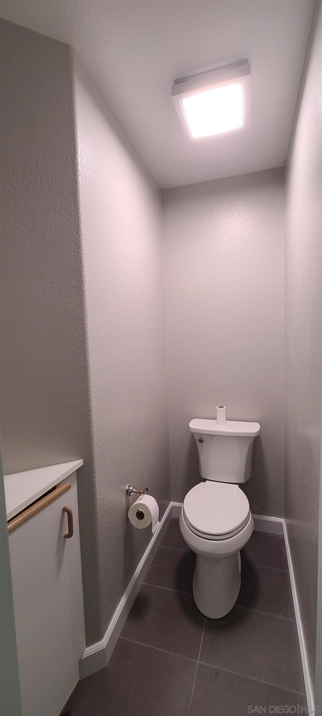 Detail Gallery Image 35 of 36 For 11929  Tivoli Park Row  6, San Diego,  CA 92128 - 2 Beds | 2/1 Baths