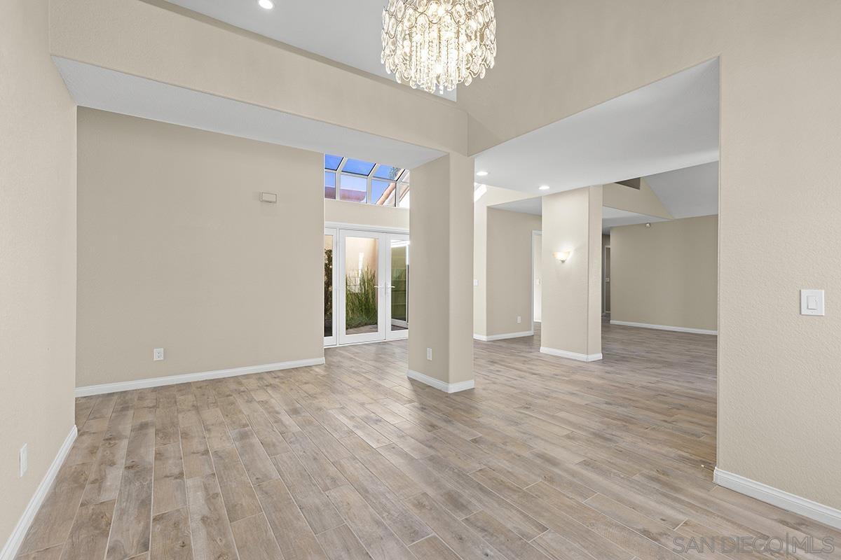 Detail Gallery Image 12 of 51 For 12071  Caminito Corriente, San Diego,  CA 92128 - 3 Beds | 2 Baths