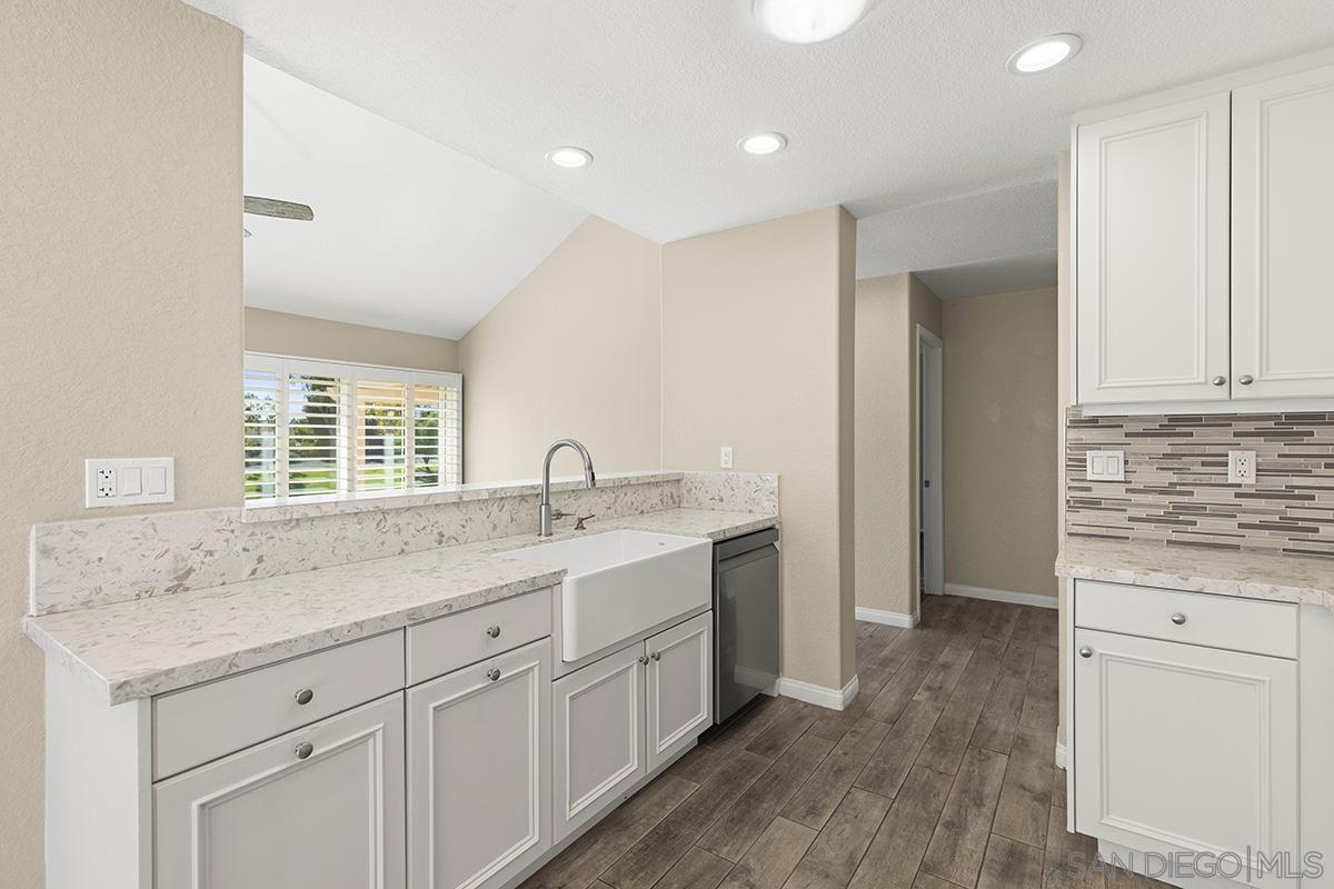 Detail Gallery Image 16 of 51 For 12071  Caminito Corriente, San Diego,  CA 92128 - 3 Beds | 2 Baths