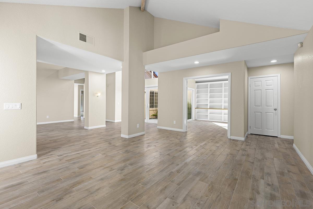 Detail Gallery Image 10 of 51 For 12071  Caminito Corriente, San Diego,  CA 92128 - 3 Beds | 2 Baths