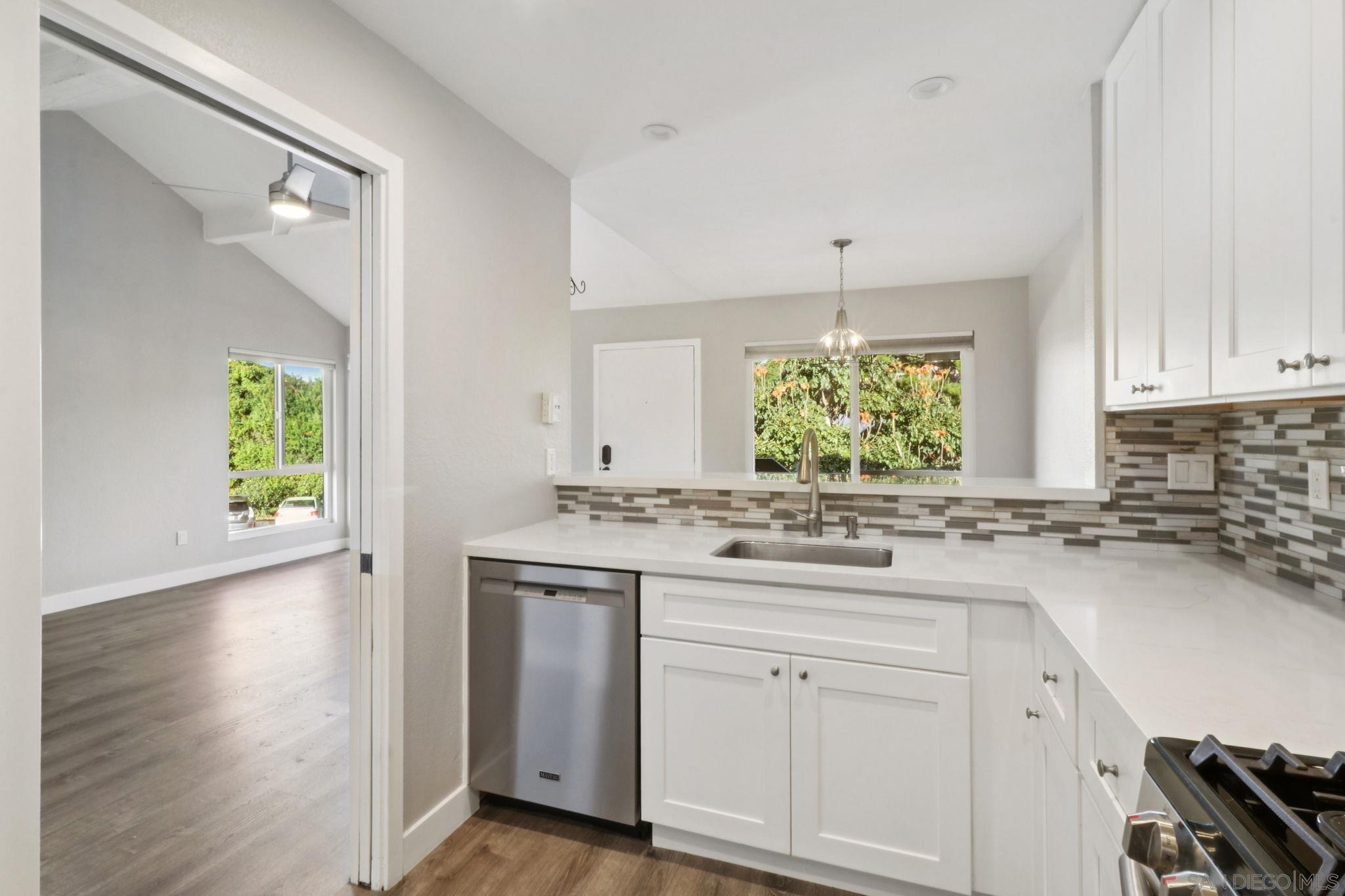 Detail Gallery Image 18 of 61 For 2422  Caminito Ocean Cv, Cardiff By The Sea,  CA 92007 - 2 Beds | 1 Baths