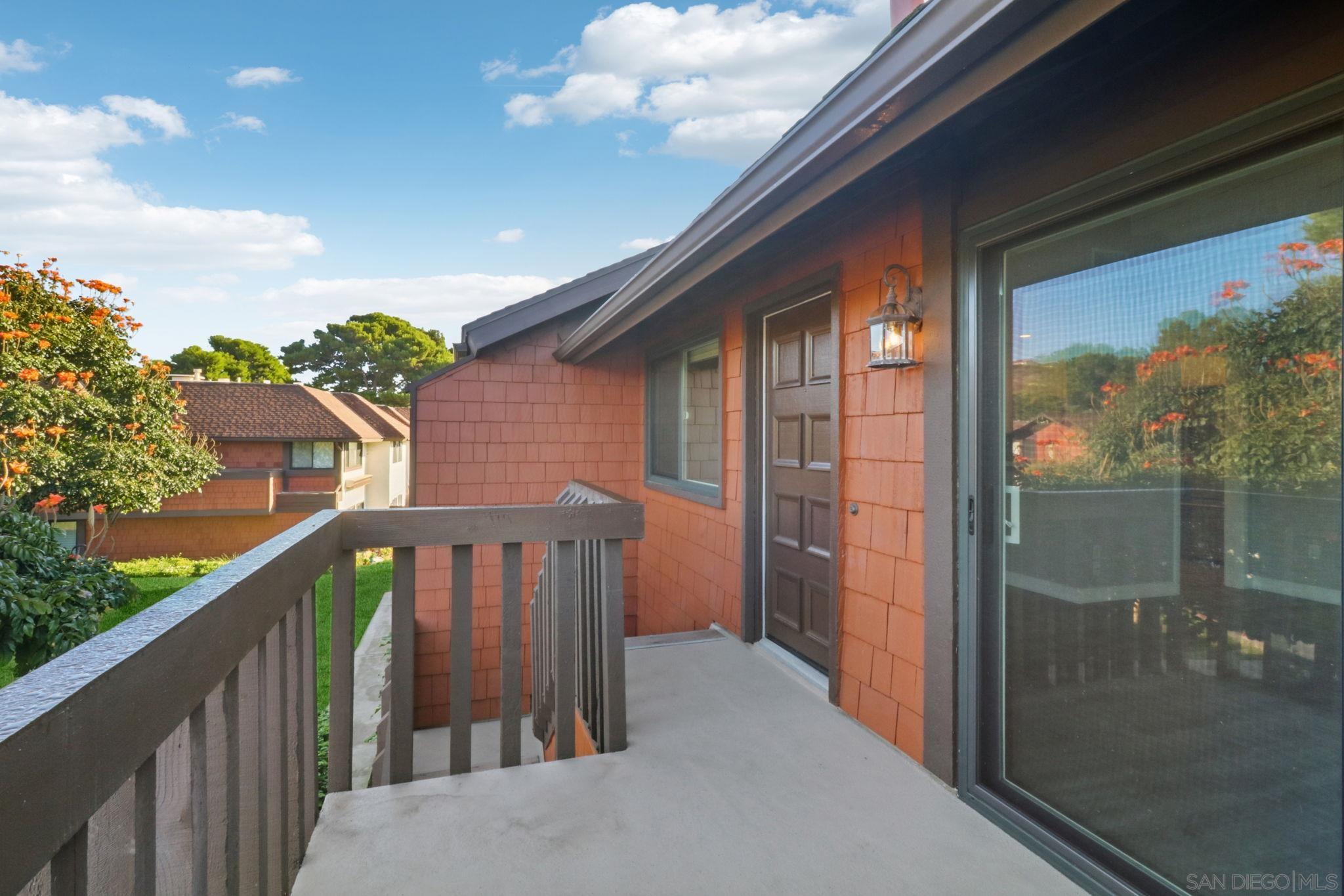 Detail Gallery Image 3 of 61 For 2422  Caminito Ocean Cv, Cardiff By The Sea,  CA 92007 - 2 Beds | 1 Baths