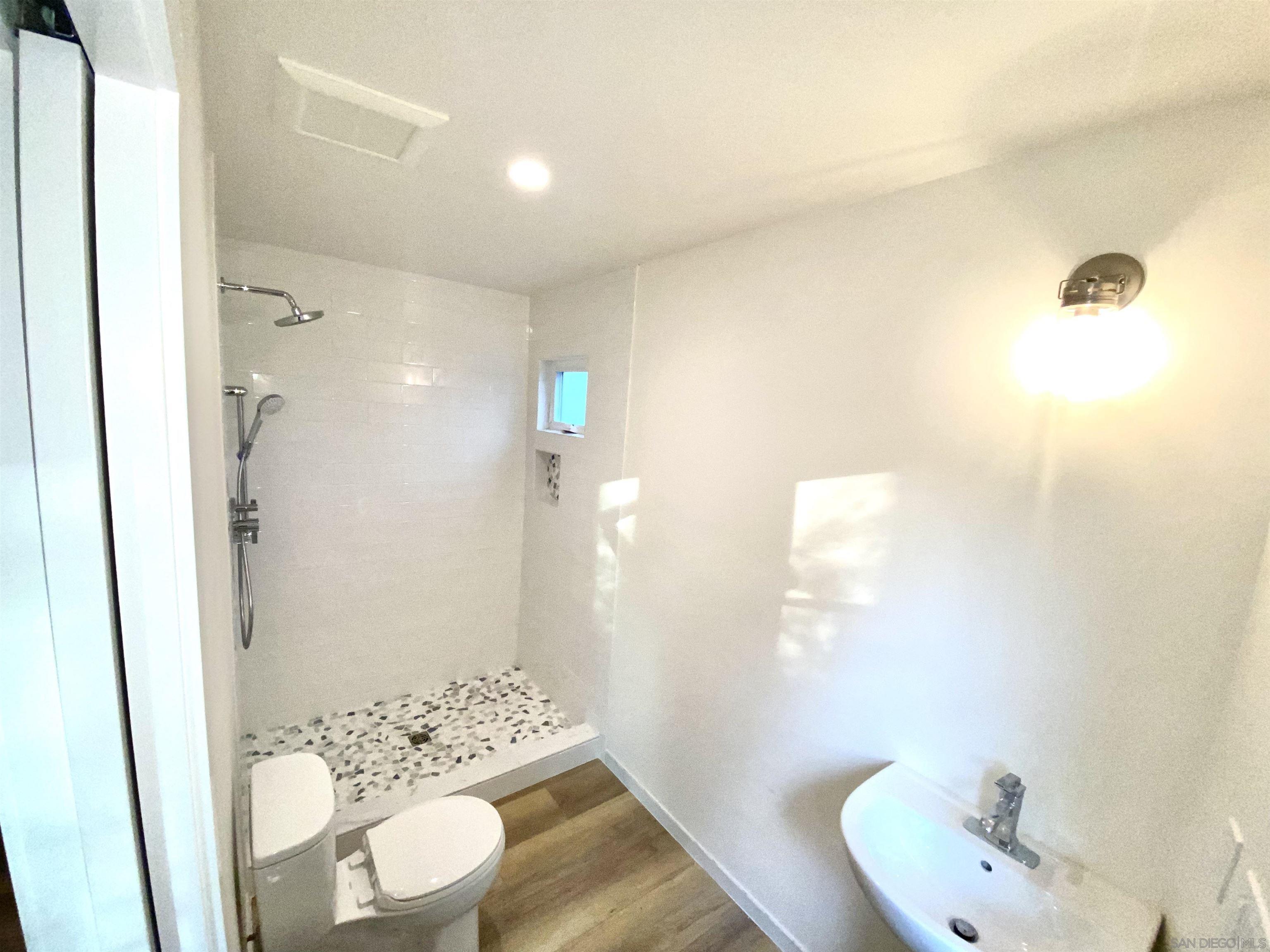 Detail Gallery Image 12 of 35 For 1305  Blue Sky Drive, Cardiff By The Sea,  CA 92007 - 2 Beds | 2 Baths