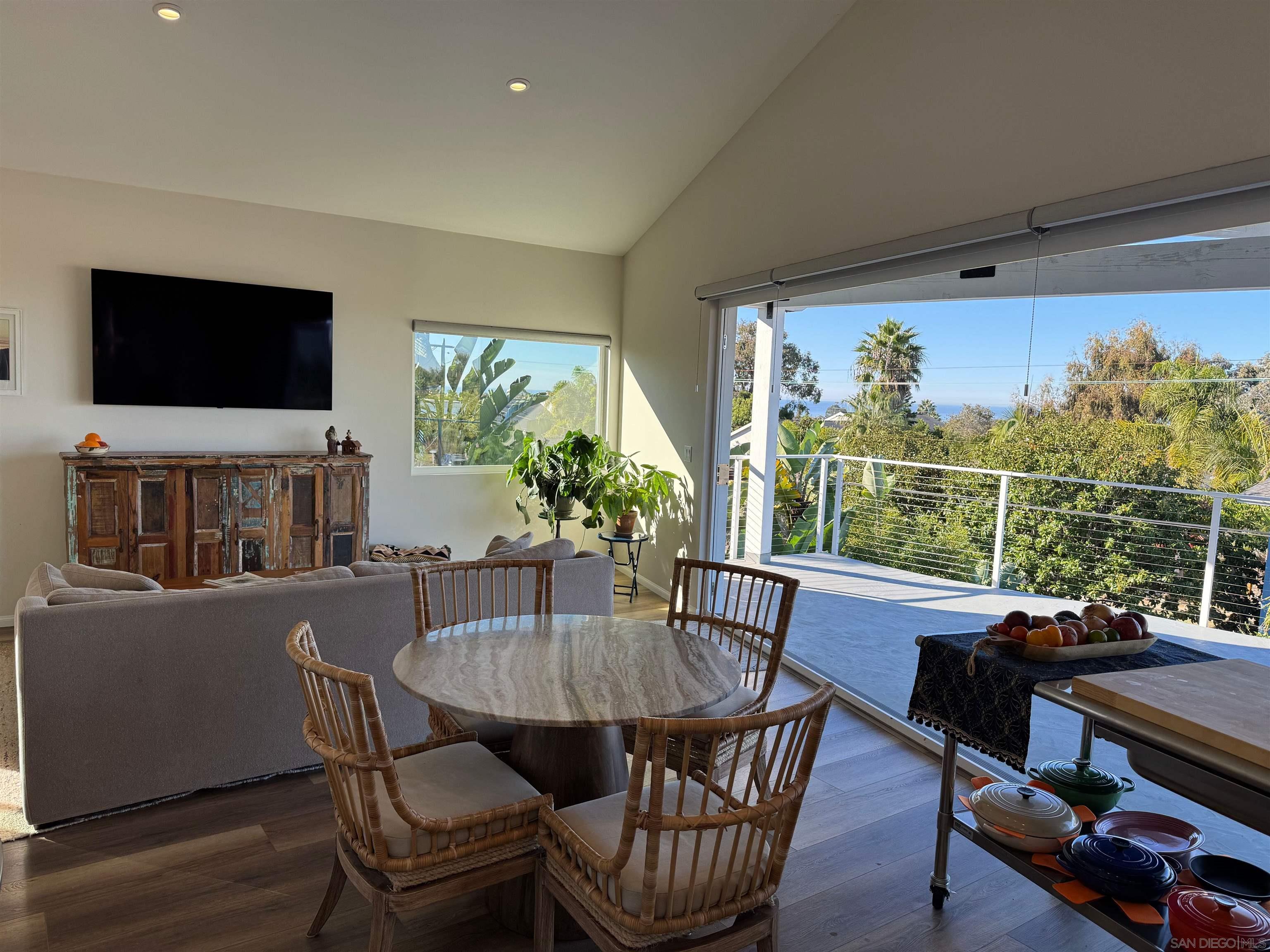 Detail Gallery Image 18 of 35 For 1305  Blue Sky Drive, Cardiff By The Sea,  CA 92007 - 2 Beds | 2 Baths