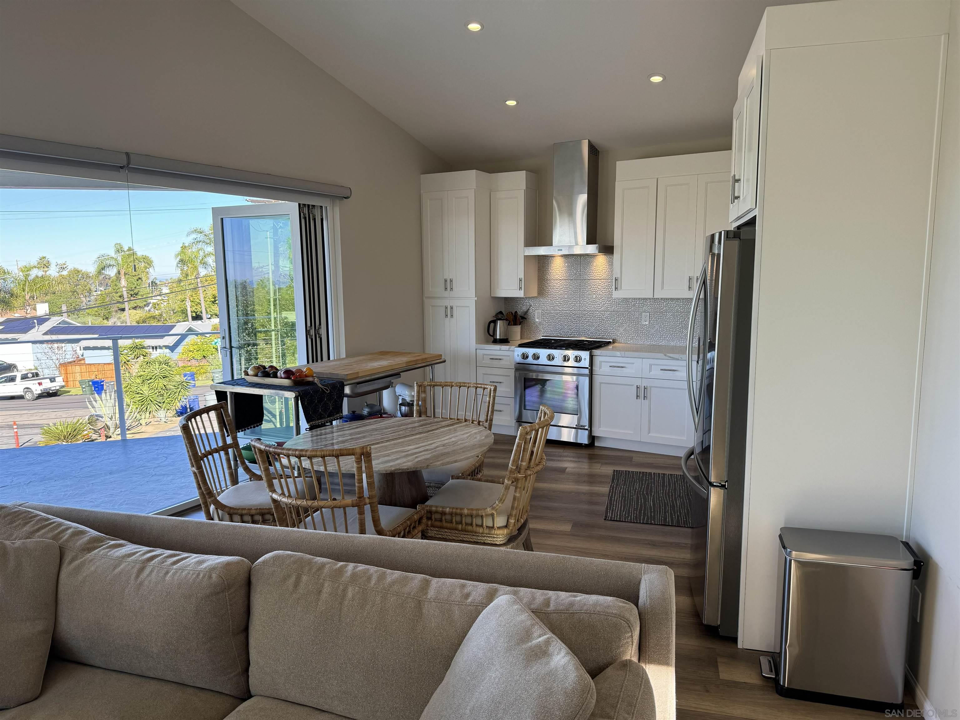 Detail Gallery Image 19 of 35 For 1305  Blue Sky Drive, Cardiff By The Sea,  CA 92007 - 2 Beds | 2 Baths