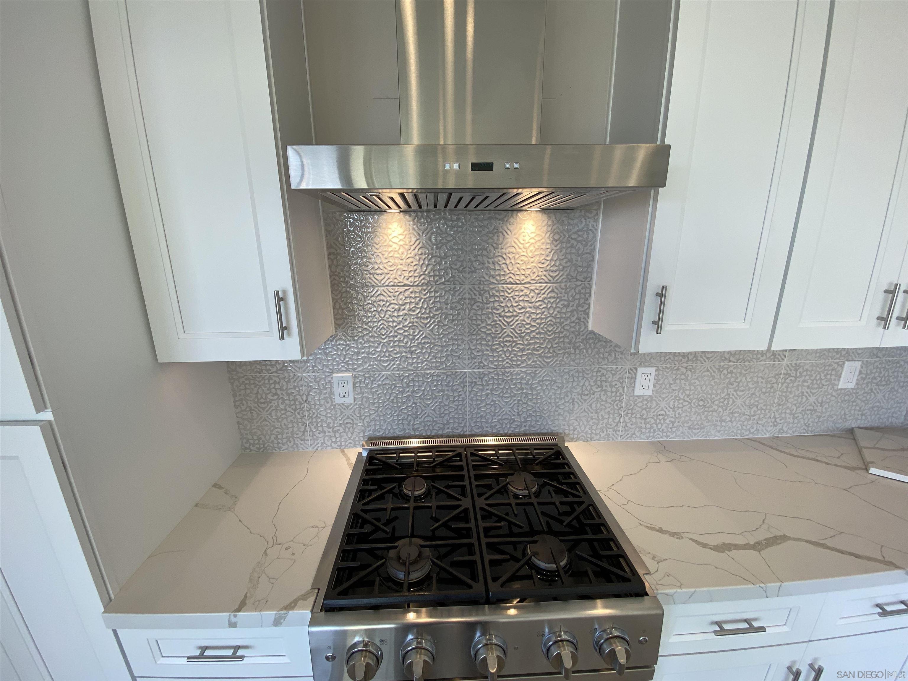 Detail Gallery Image 20 of 35 For 1305  Blue Sky Drive, Cardiff By The Sea,  CA 92007 - 2 Beds | 2 Baths