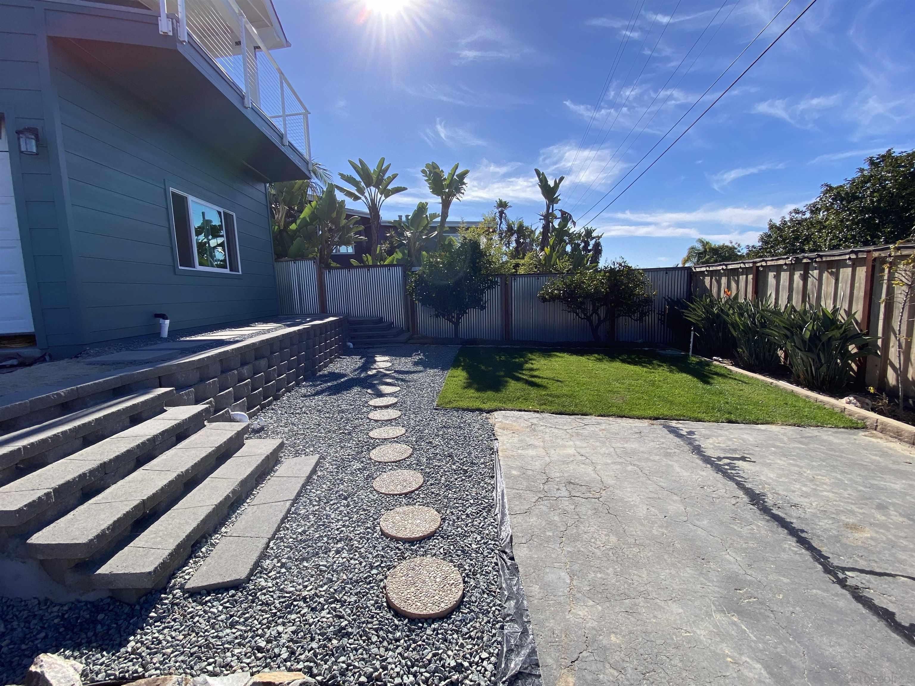 Detail Gallery Image 5 of 35 For 1305  Blue Sky Drive, Cardiff By The Sea,  CA 92007 - 2 Beds | 2 Baths