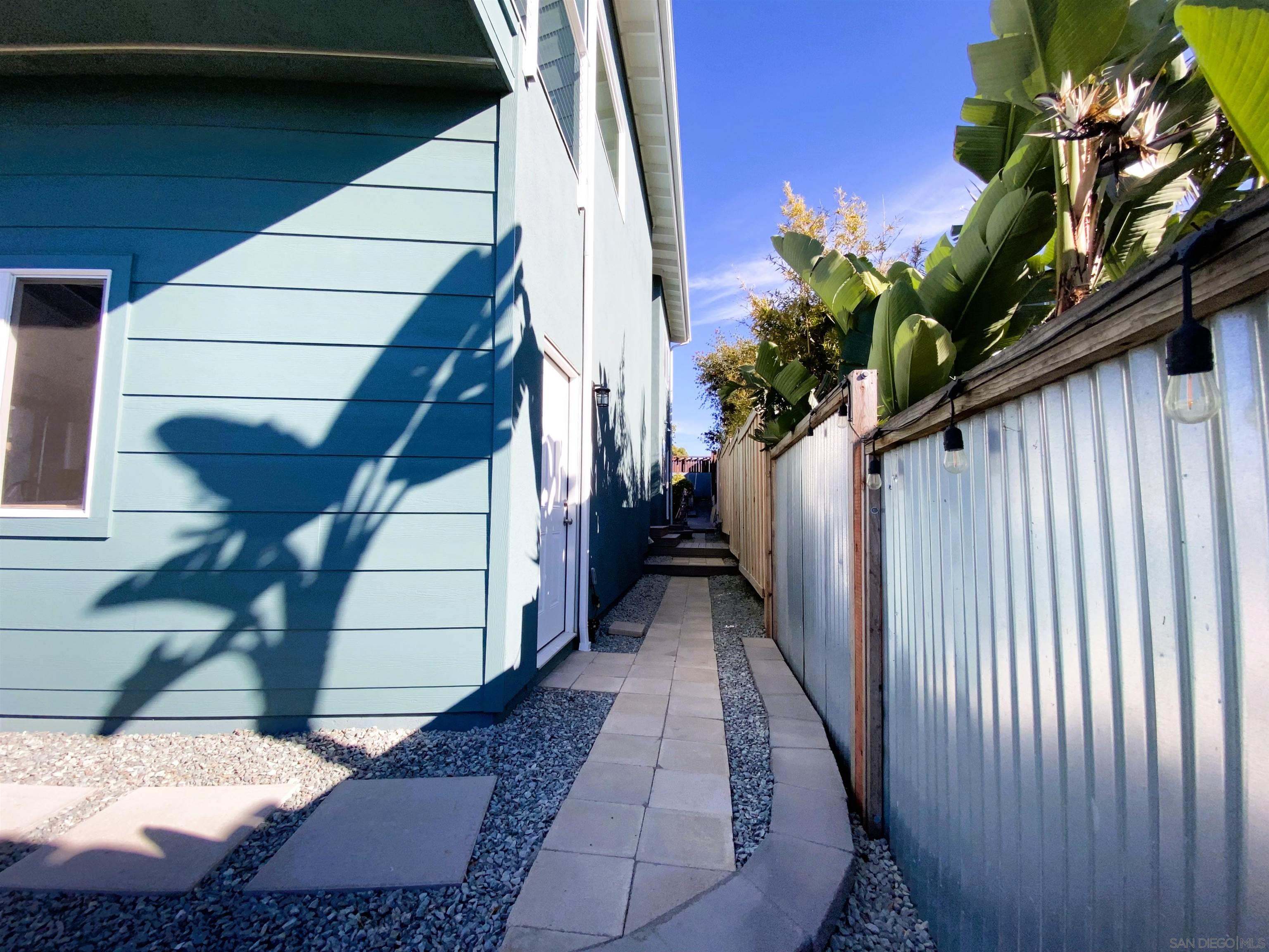 Detail Gallery Image 7 of 35 For 1305  Blue Sky Drive, Cardiff By The Sea,  CA 92007 - 2 Beds | 2 Baths