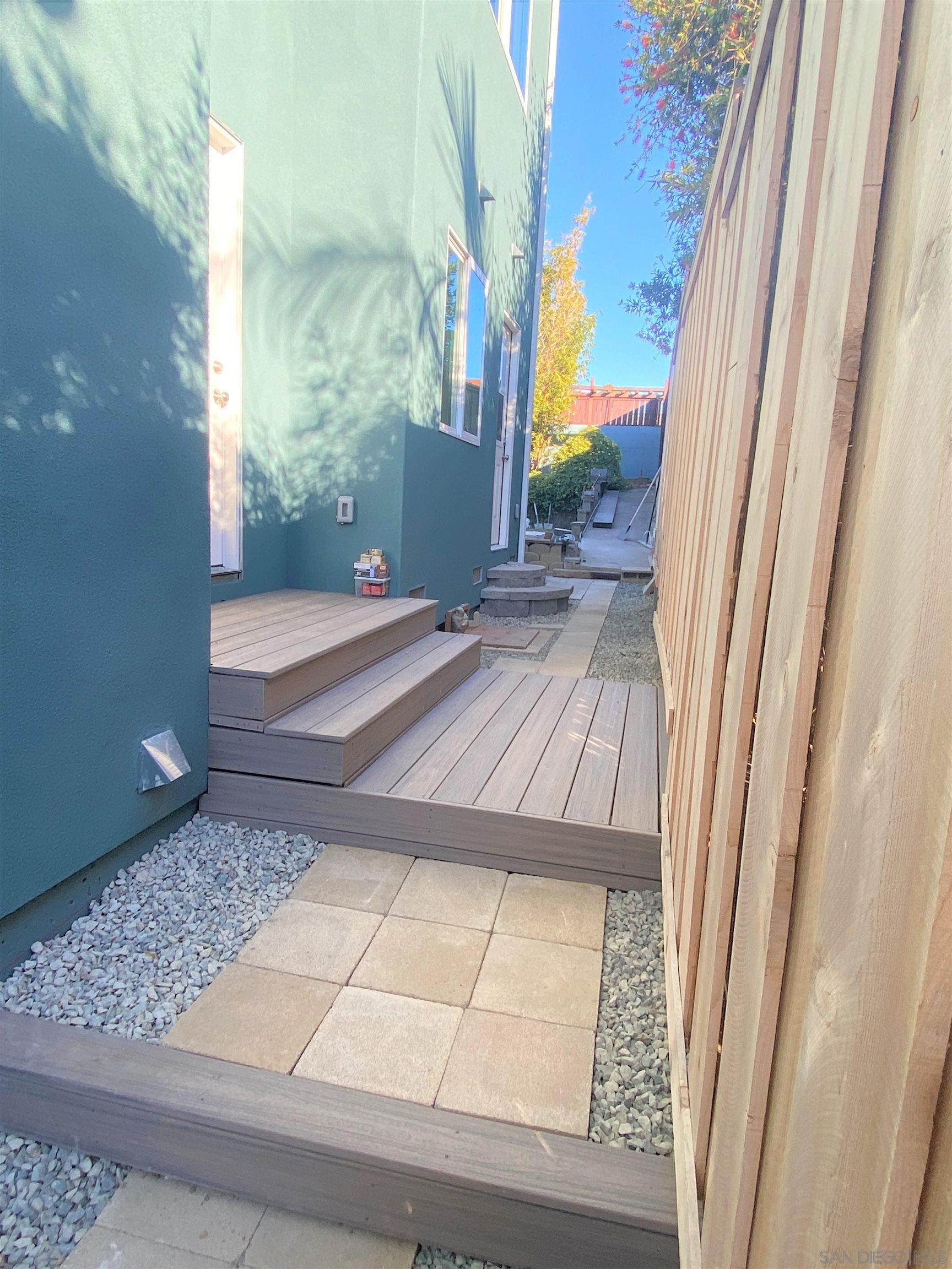 Detail Gallery Image 8 of 35 For 1305  Blue Sky Drive, Cardiff By The Sea,  CA 92007 - 2 Beds | 2 Baths