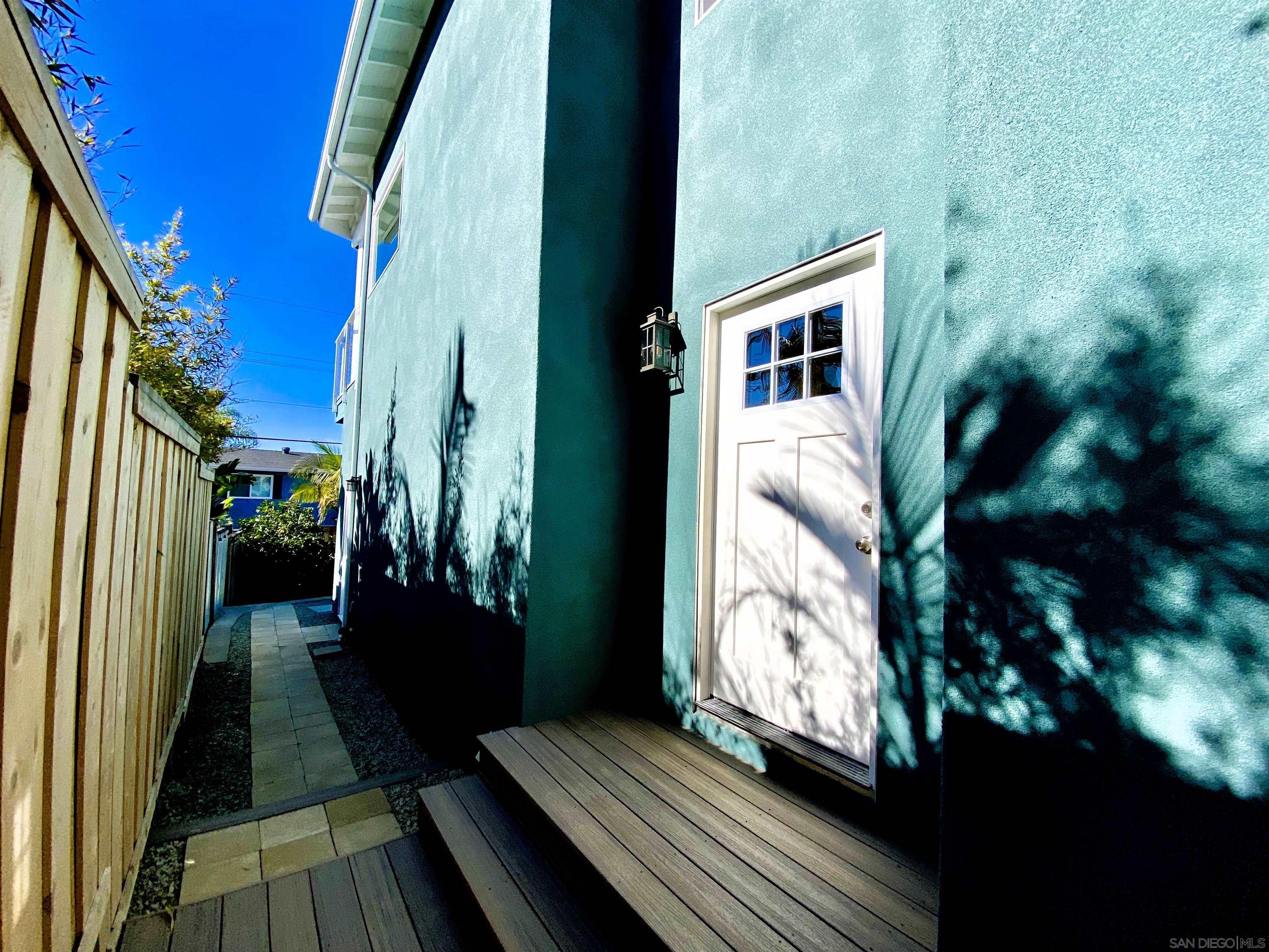 Detail Gallery Image 9 of 35 For 1305  Blue Sky Drive, Cardiff By The Sea,  CA 92007 - 2 Beds | 2 Baths