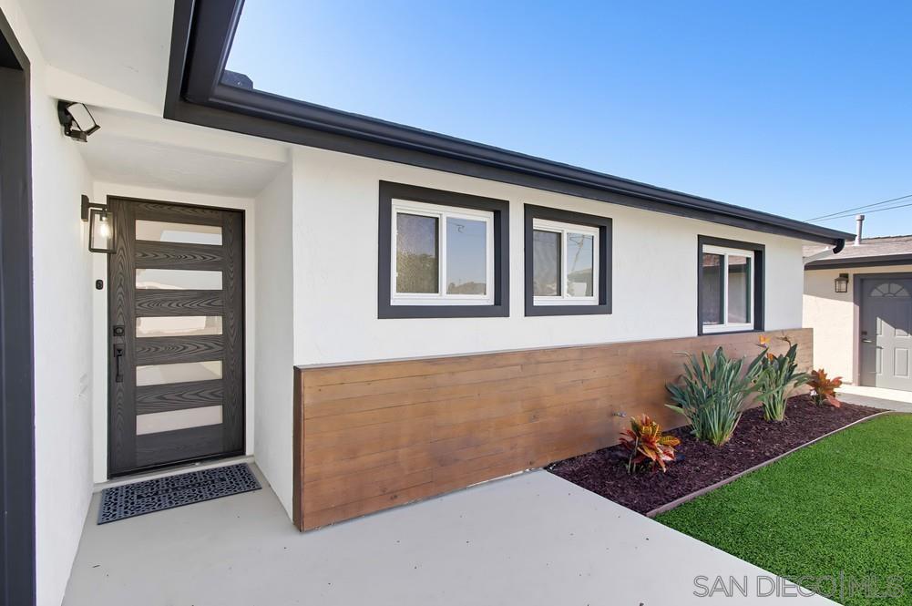 Detail Gallery Image 3 of 64 For 5165  Winthrop St, San Diego,  CA 92117 - 3 Beds | 2 Baths