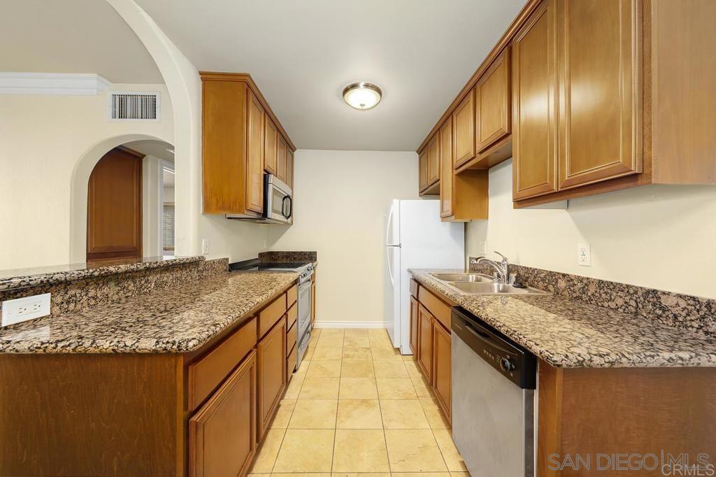 Detail Gallery Image 3 of 20 For 1935  Avenida Del Mexico  145, San Diego,  CA 92154 - 1 Beds | 1 Baths