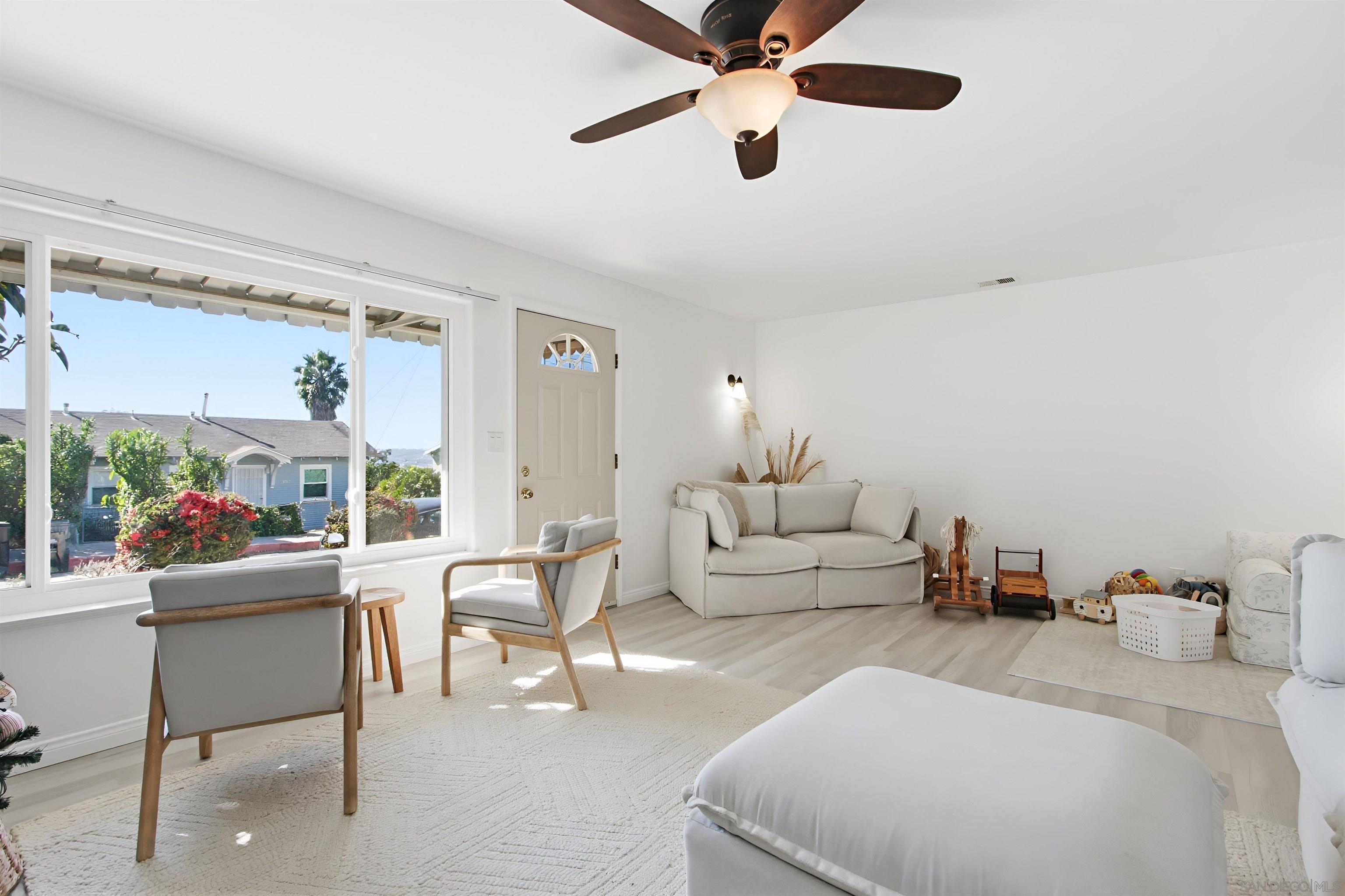 Detail Gallery Image 19 of 75 For 1654  Linwood St, San Diego,  CA 92103 - 4 Beds | 3 Baths